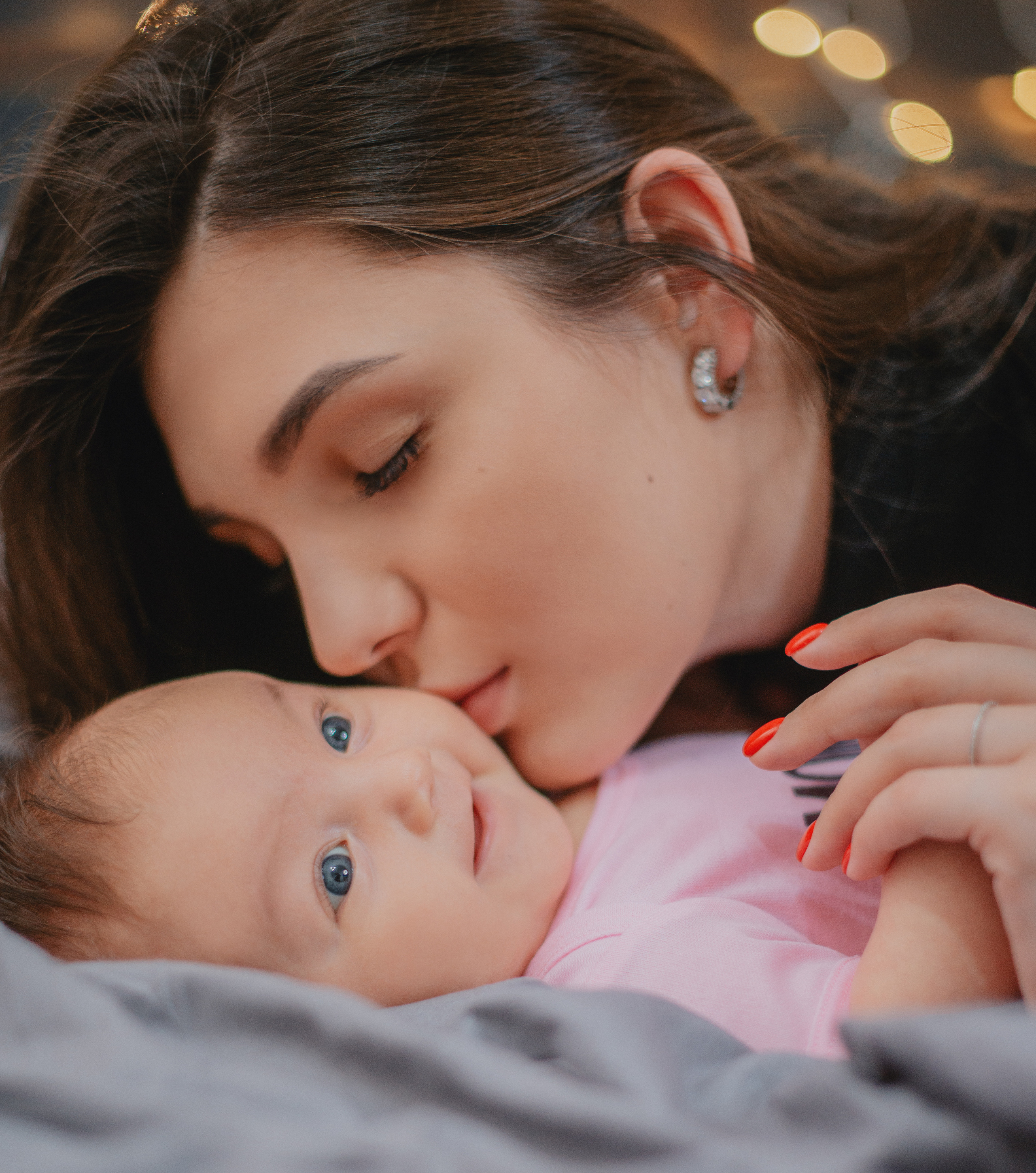 First baby's photoshoot at home in Prague. Professional photographer in Prague Anastasia Haritonova