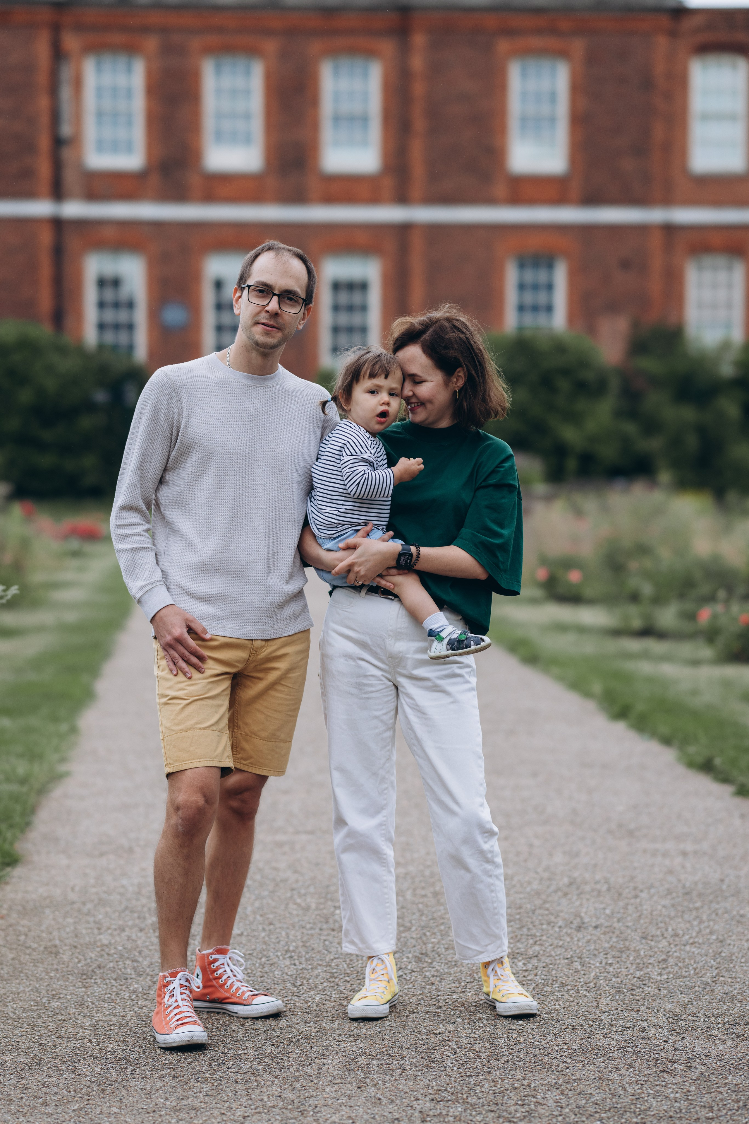Milena with parents (Greenwich Park). Anastasia Klink, Photographer in London