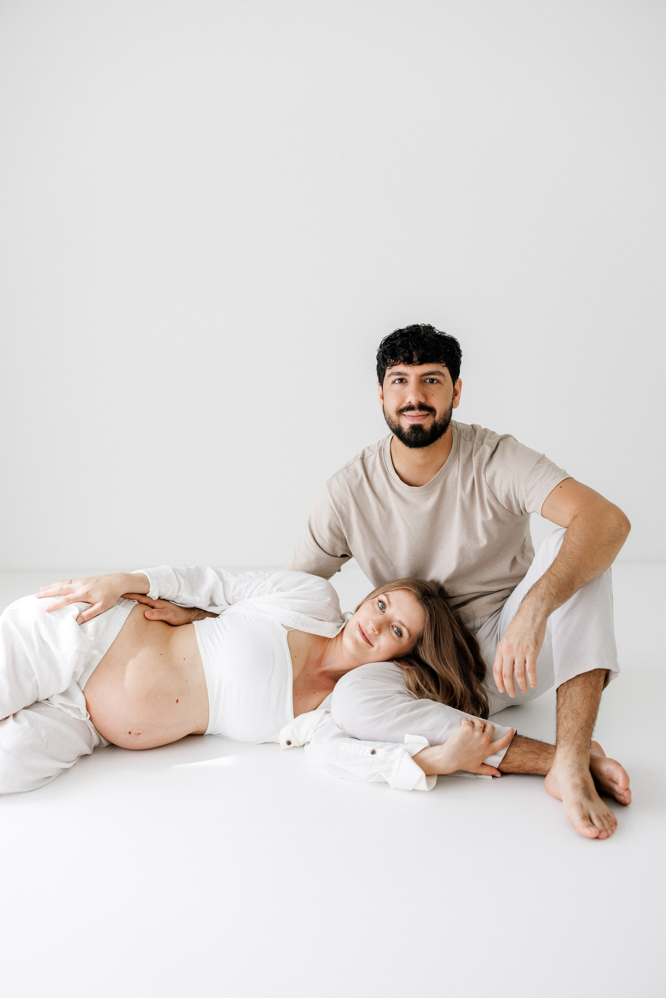 Schwangerschaftsfotografie in der Schweiz — Natürliche & lebendige Babybauchfotos in Zürich & Uster. Wedding and Family Photographer Switzerland and Italy. Valeria Diaz