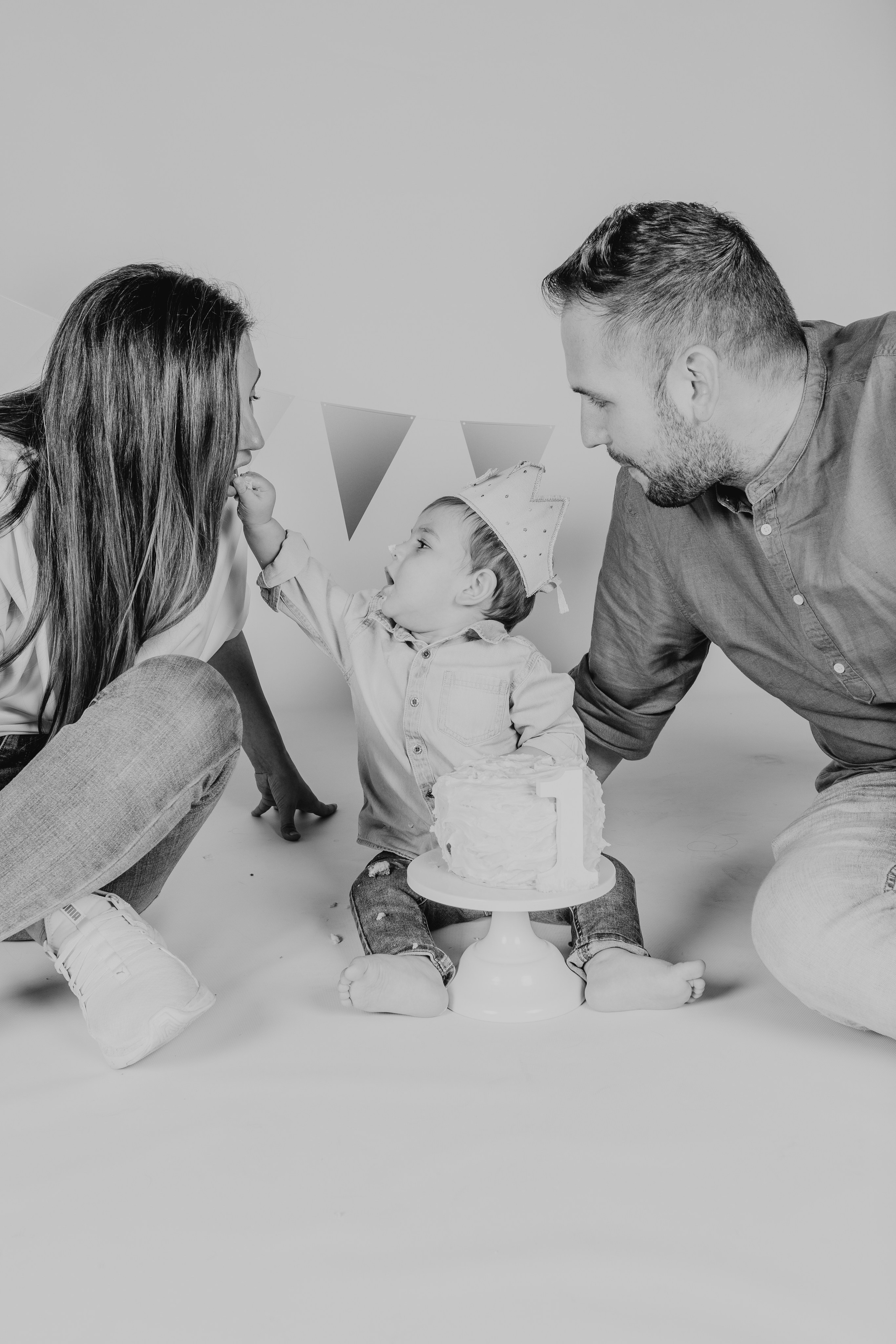 Sesión de Fotos de Cumpleaños en Madrid | Smash Cake, 15, 19, 40 Años – Rainbox Estudio. Rainbox Estudio de Fotografía