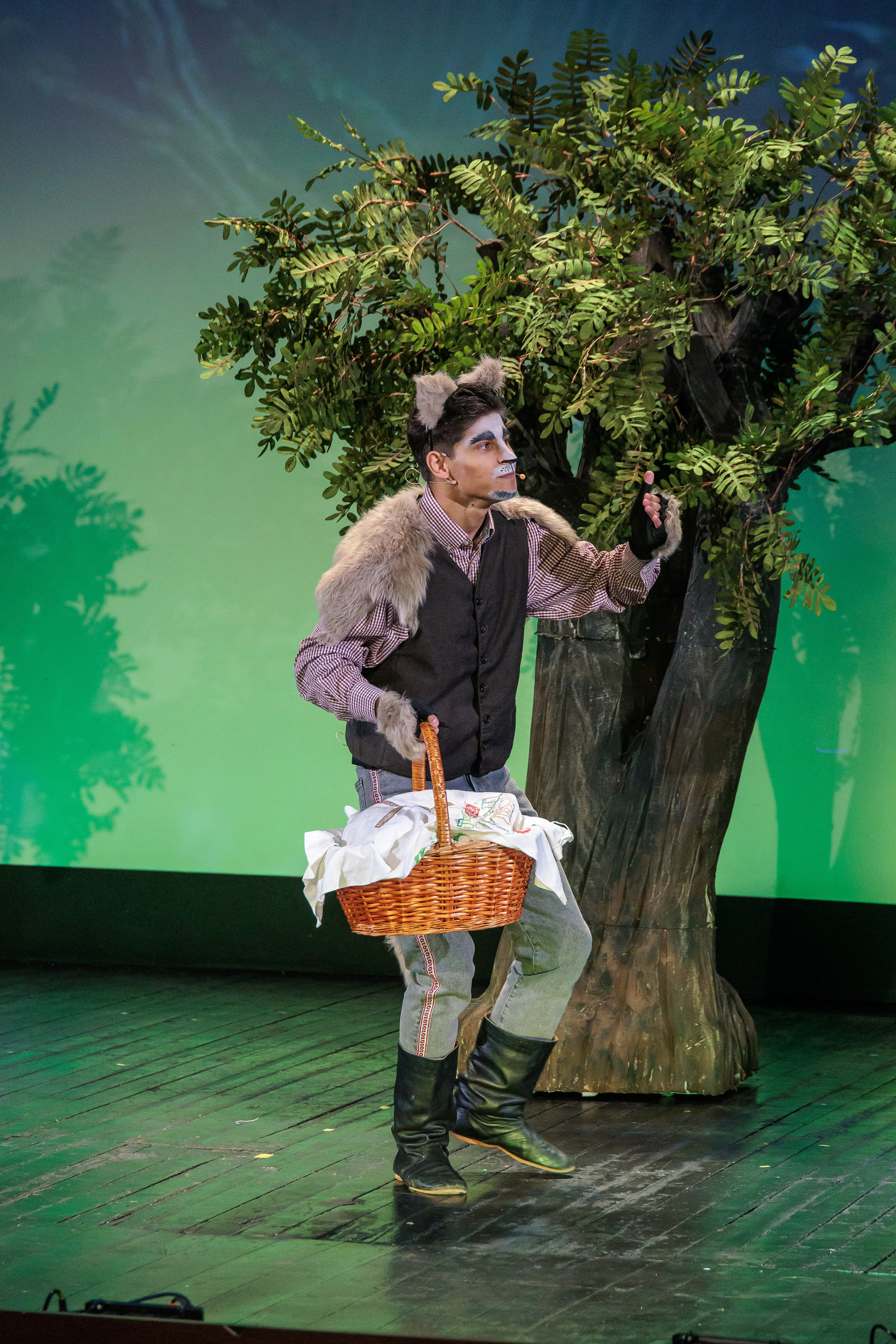 Povestea Scufita Rosie. Clounella. ✔️ Servicii foto si video in Chisinau Moldova - Cinematic.md