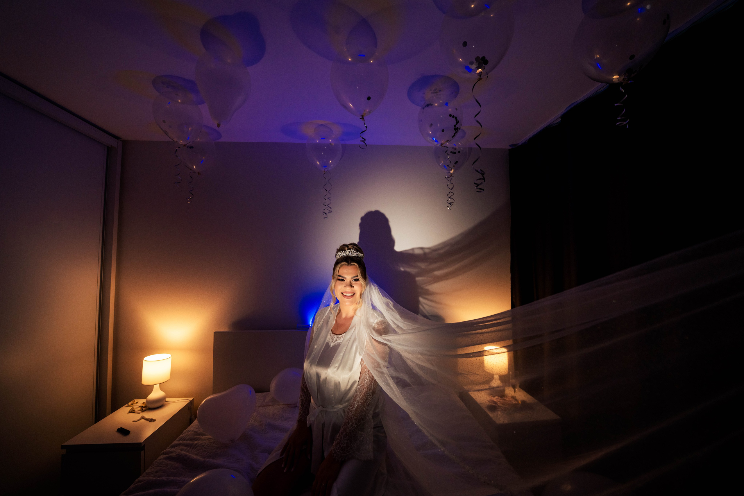 Andreea, Damian si Aris. Acasă