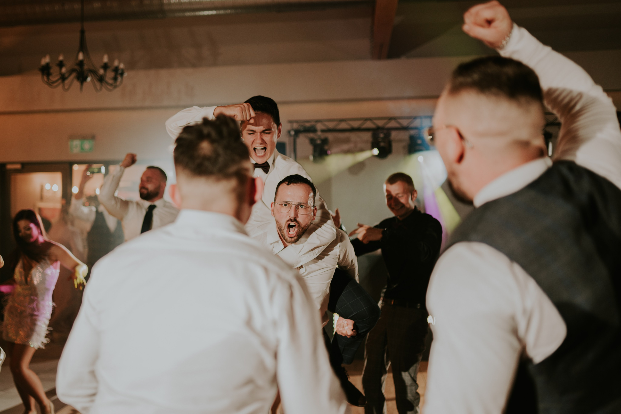 Sala Koralowa w Jaworzu: Opowieść o ślubie Nikoli i Kacpra. Karkowskafoto - fotografia miłości