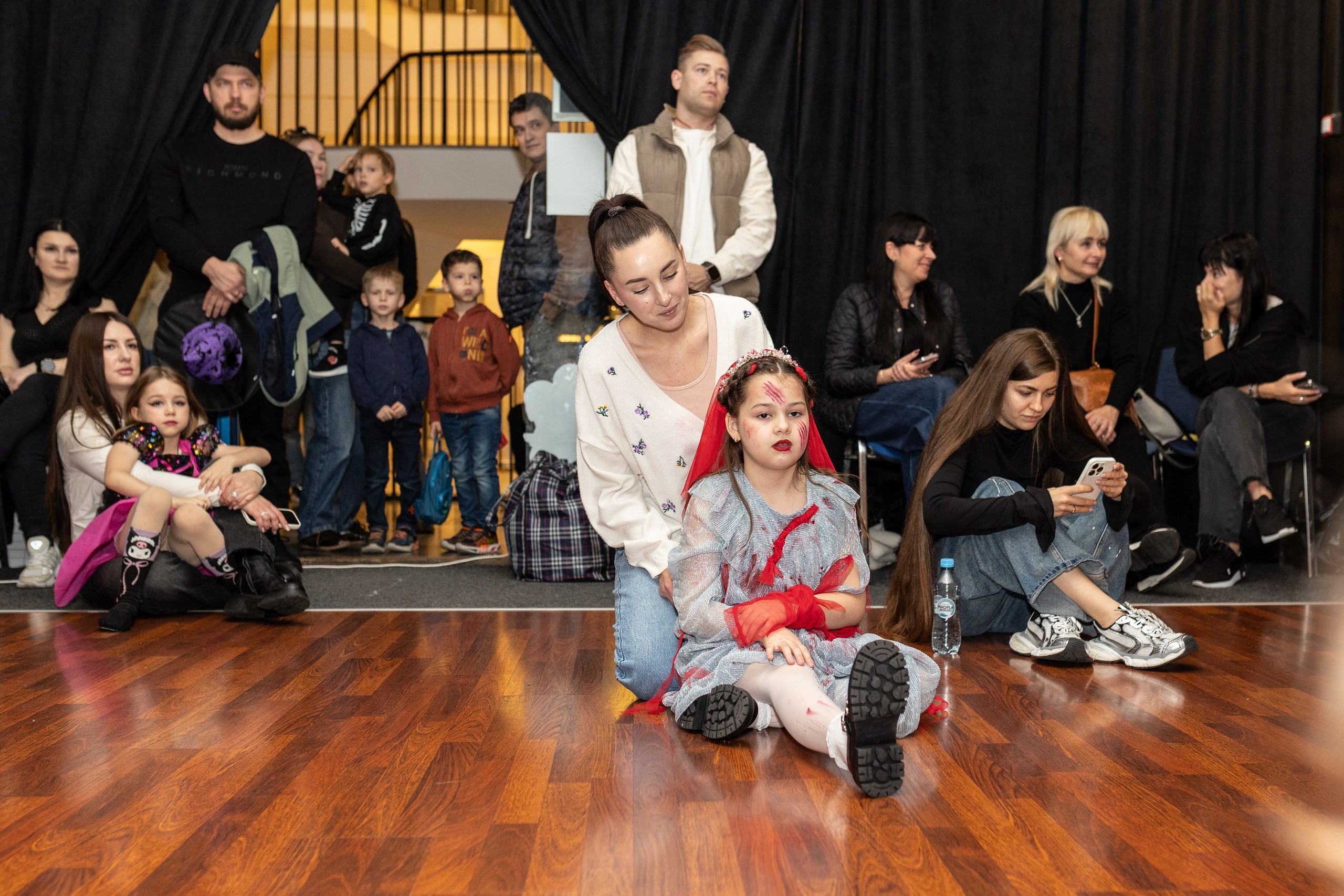 Leo dance studio Helloween 2025. Семейный и детский фотограф в Варшаве Мила Бобровская