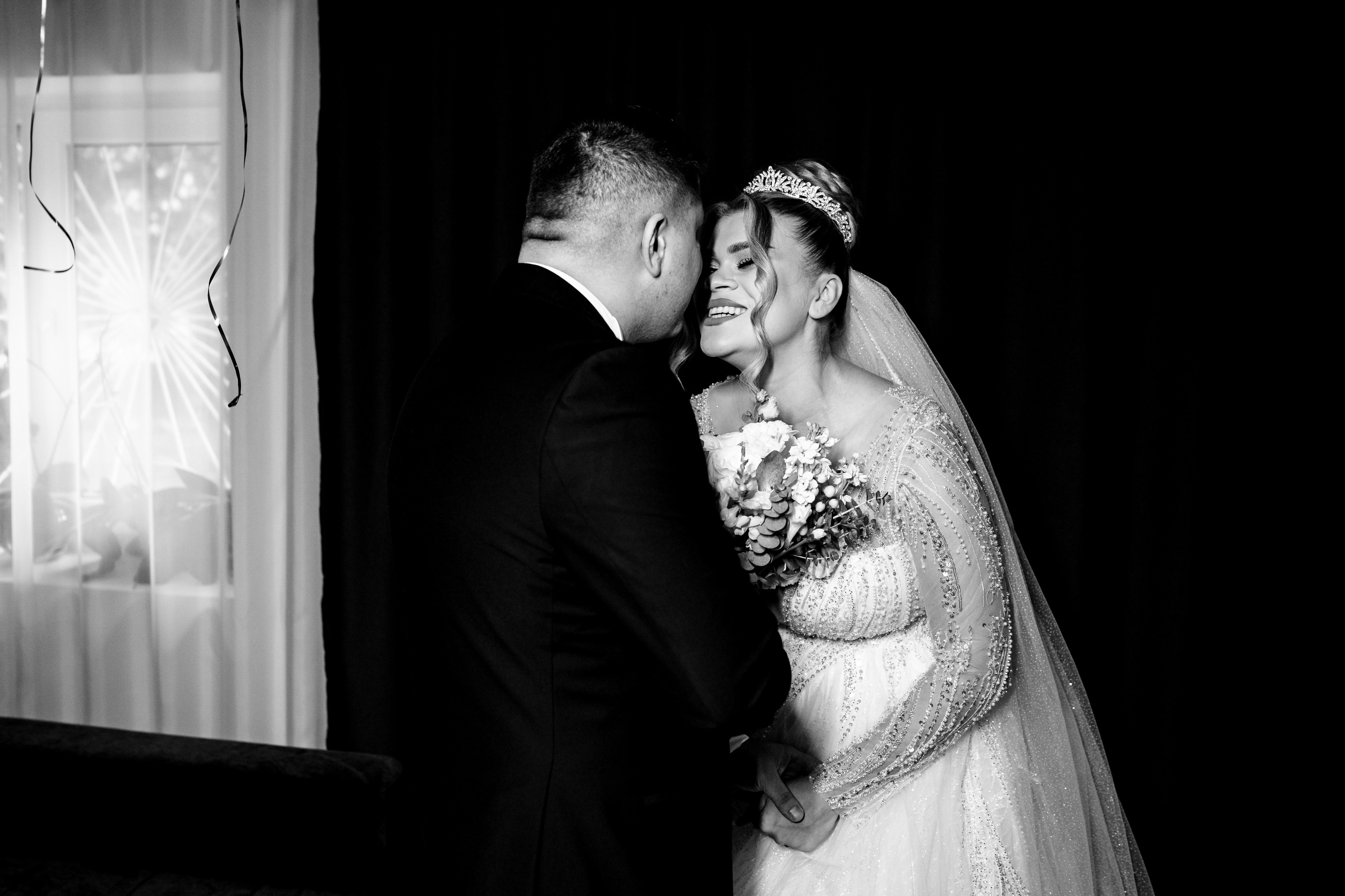 Andreea, Damian si Aris. Acasă