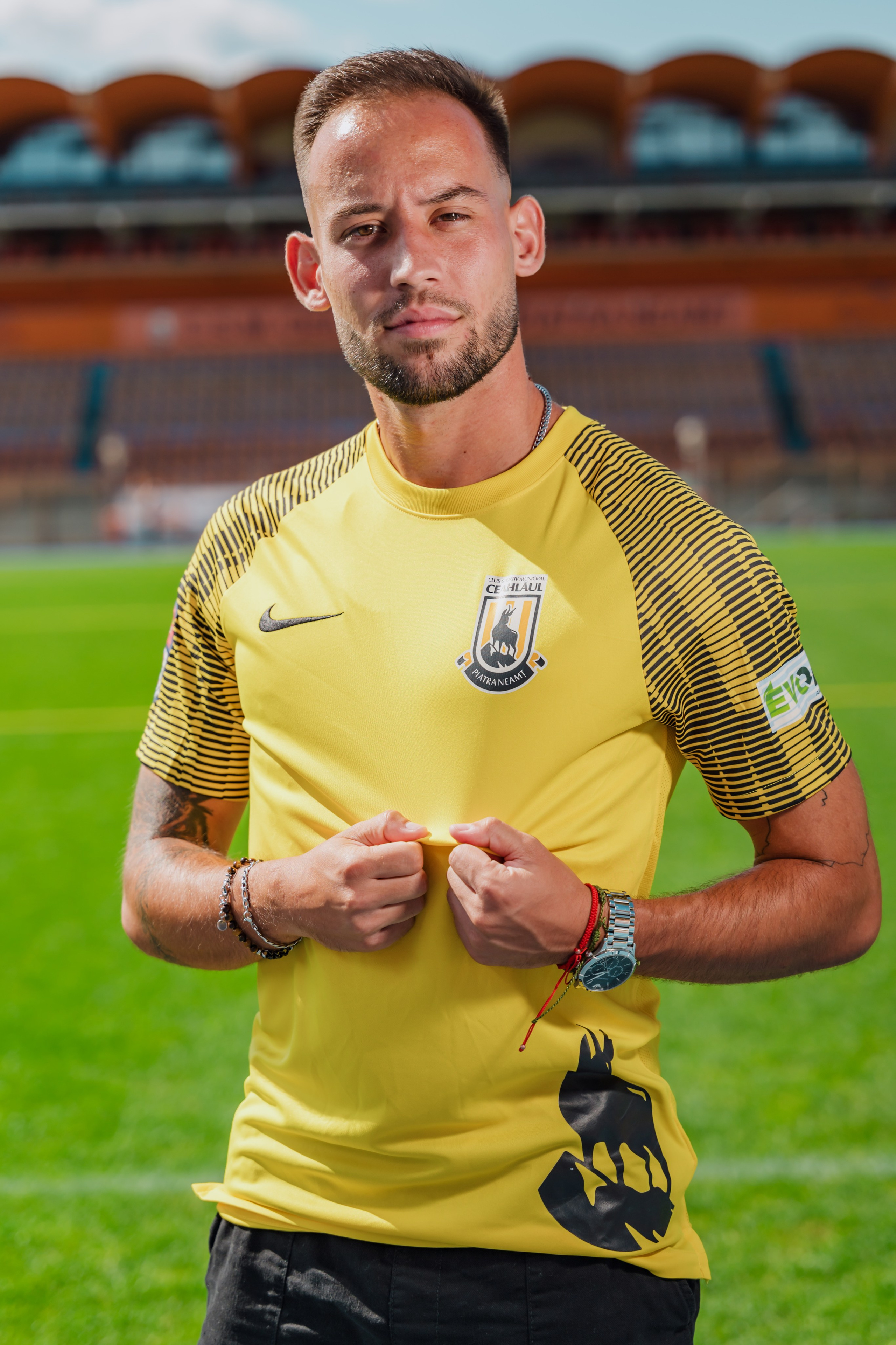 Folha. Dragosbaciuartphotographer