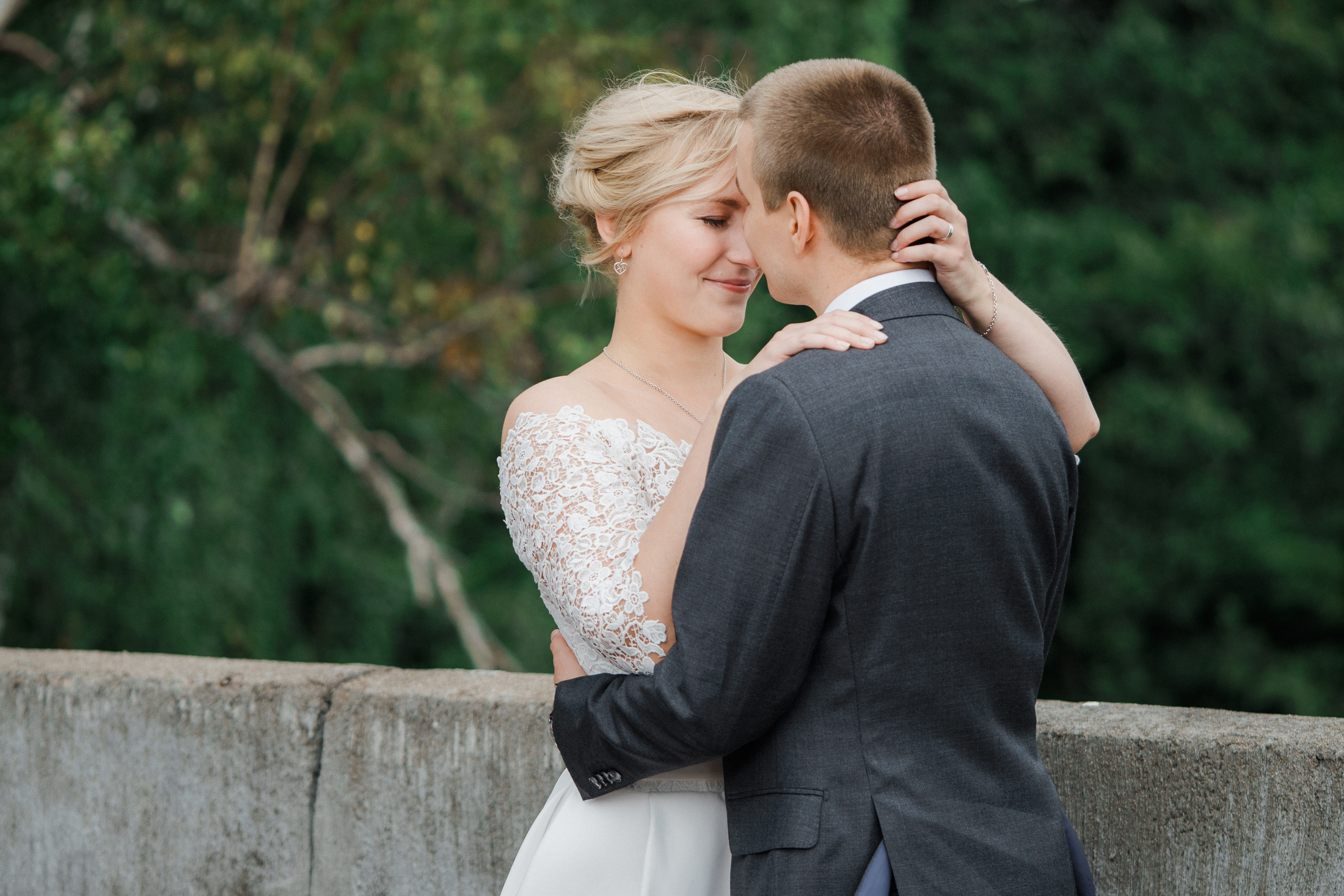 Anniina&Teemu, Pyhtään kirkonkylä, hääkuvaaja Kotka