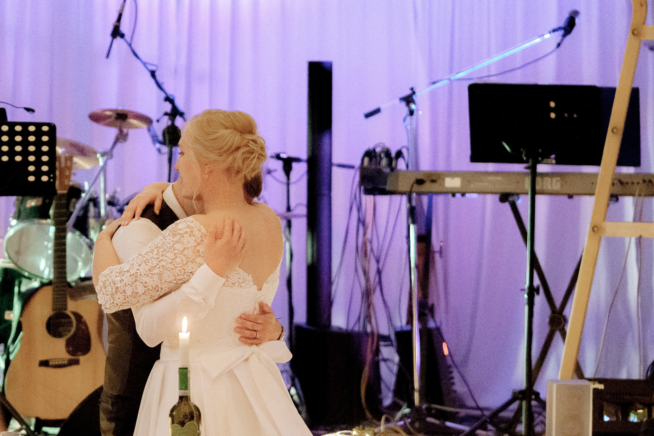 Anniina&Teemu, Pyhtään kirkonkylä, hääkuvaaja Kotka