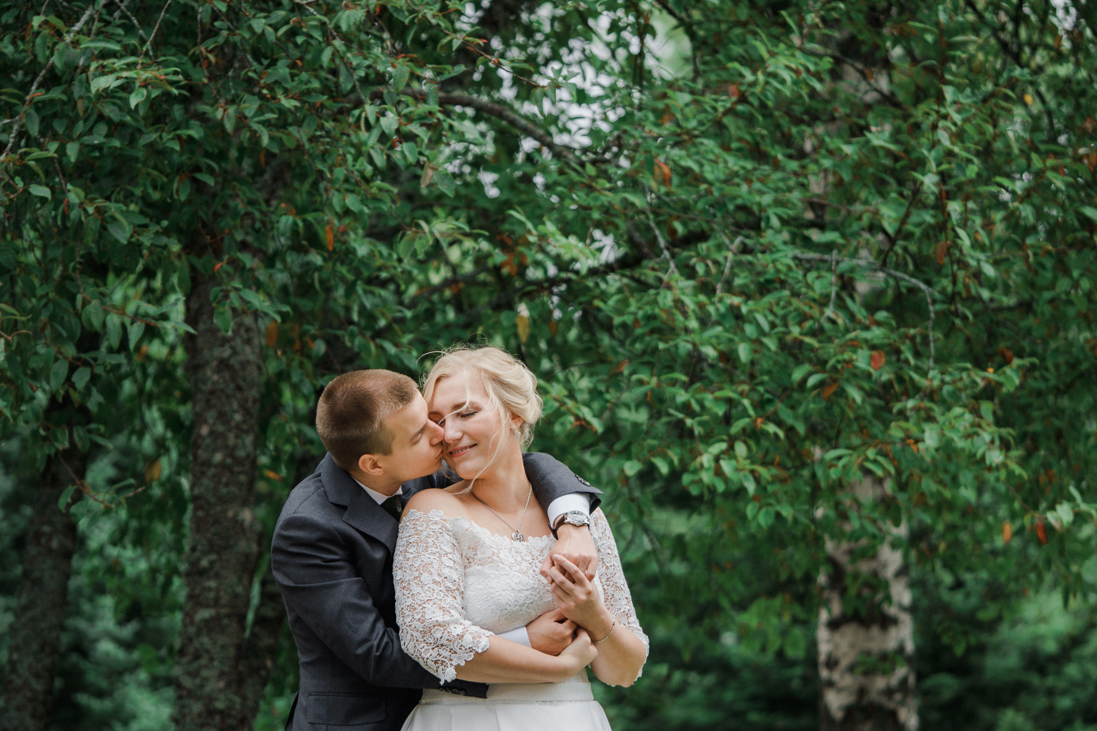 Anniina&Teemu, Pyhtään kirkonkylä, hääkuvaaja Kotka