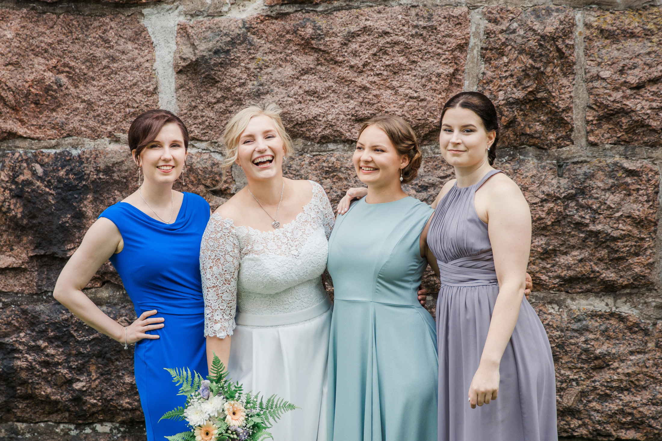 Anniina&Teemu, Pyhtään kirkonkylä, hääkuvaaja Kotka