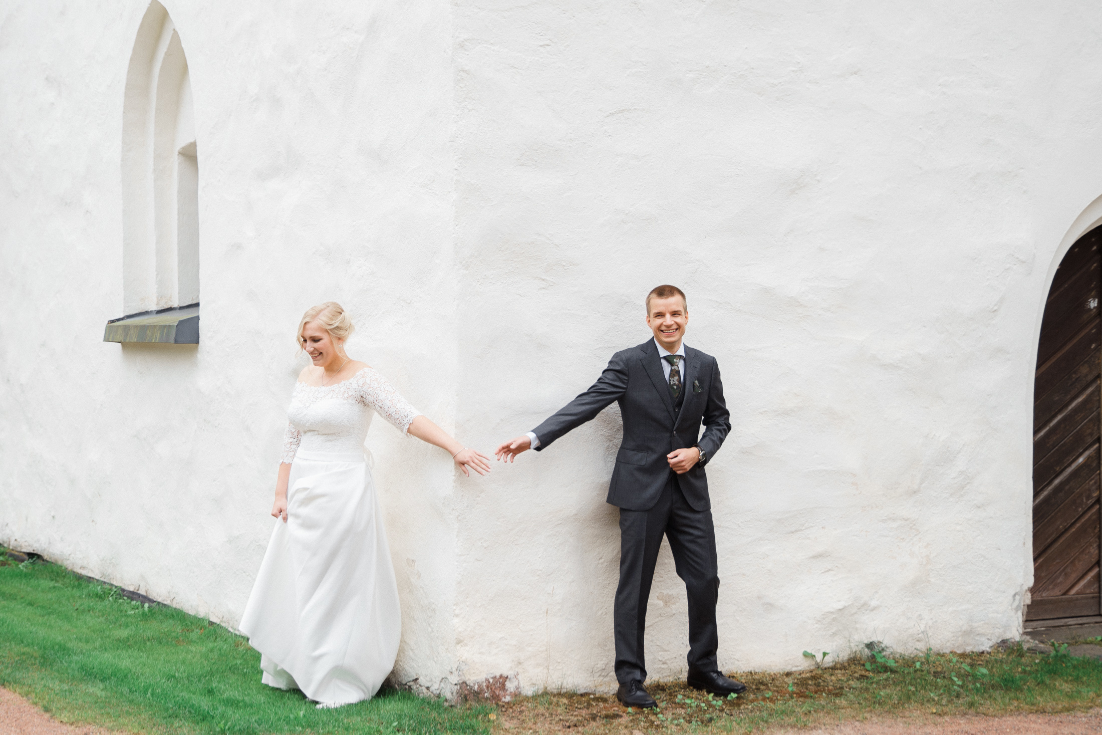 Anniina&Teemu, Pyhtään kirkonkylä, hääkuvaaja Kotka