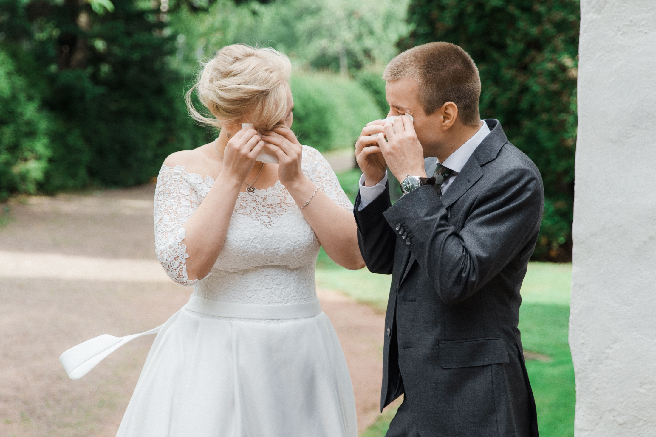 Anniina&Teemu, Pyhtään kirkonkylä, hääkuvaaja Kotka