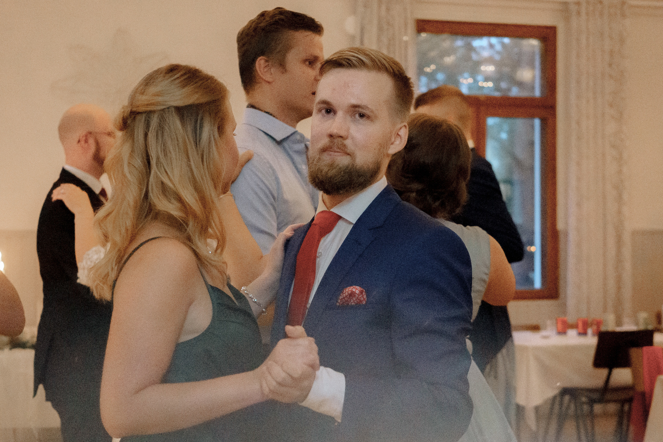 Anniina&Teemu, Pyhtään kirkonkylä, hääkuvaaja Kotka