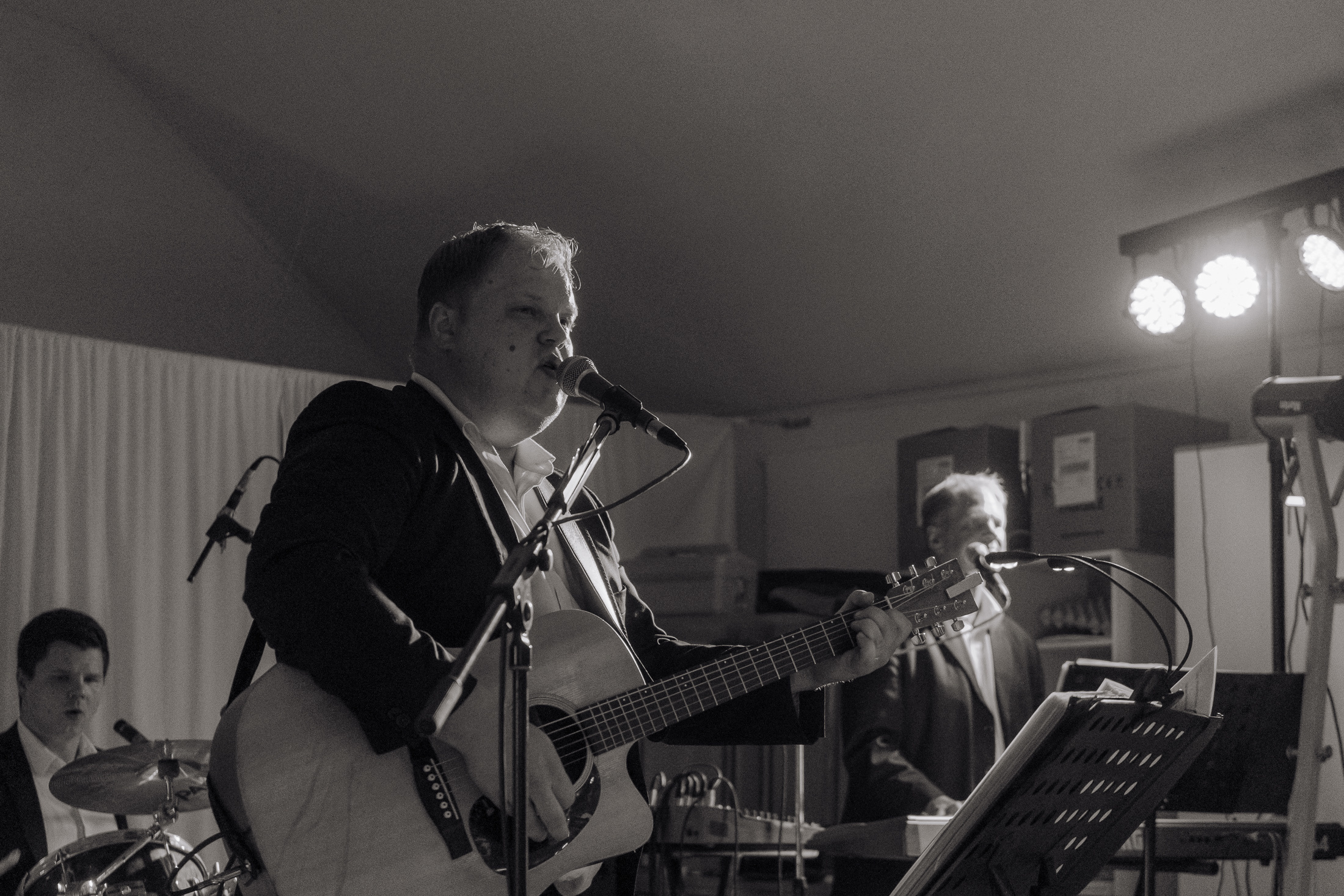 Anniina&Teemu, Pyhtään kirkonkylä, hääkuvaaja Kotka