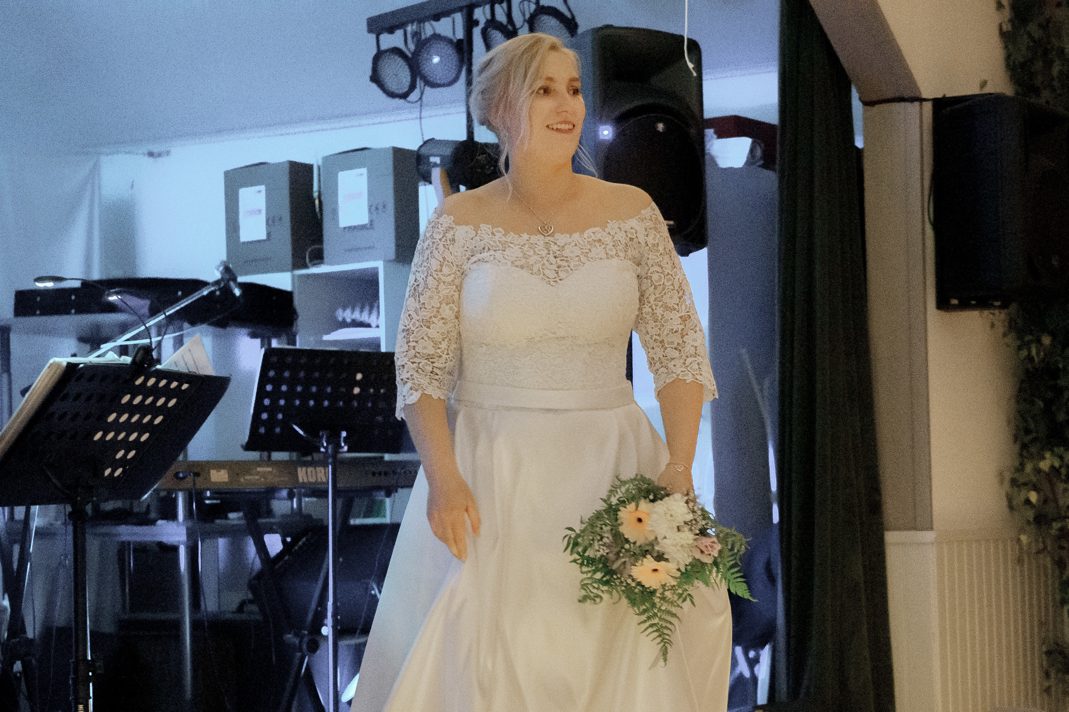 Anniina&Teemu, Pyhtään kirkonkylä, hääkuvaaja Kotka