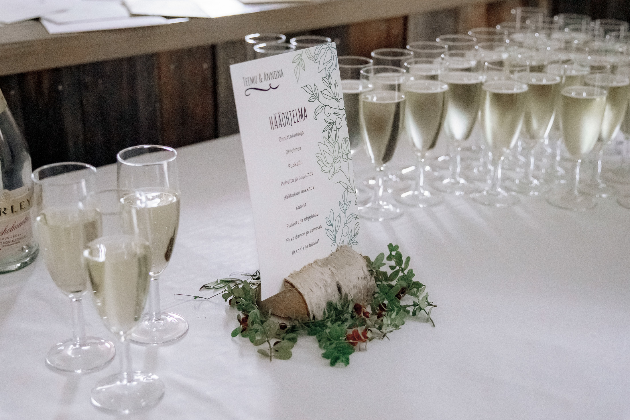 Anniina&Teemu, Pyhtään kirkonkylä, hääkuvaaja Kotka