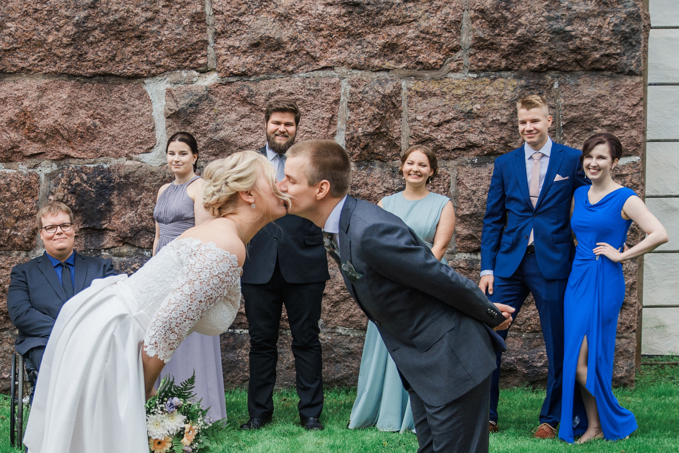 Anniina&Teemu, Pyhtään kirkonkylä, hääkuvaaja Kotka