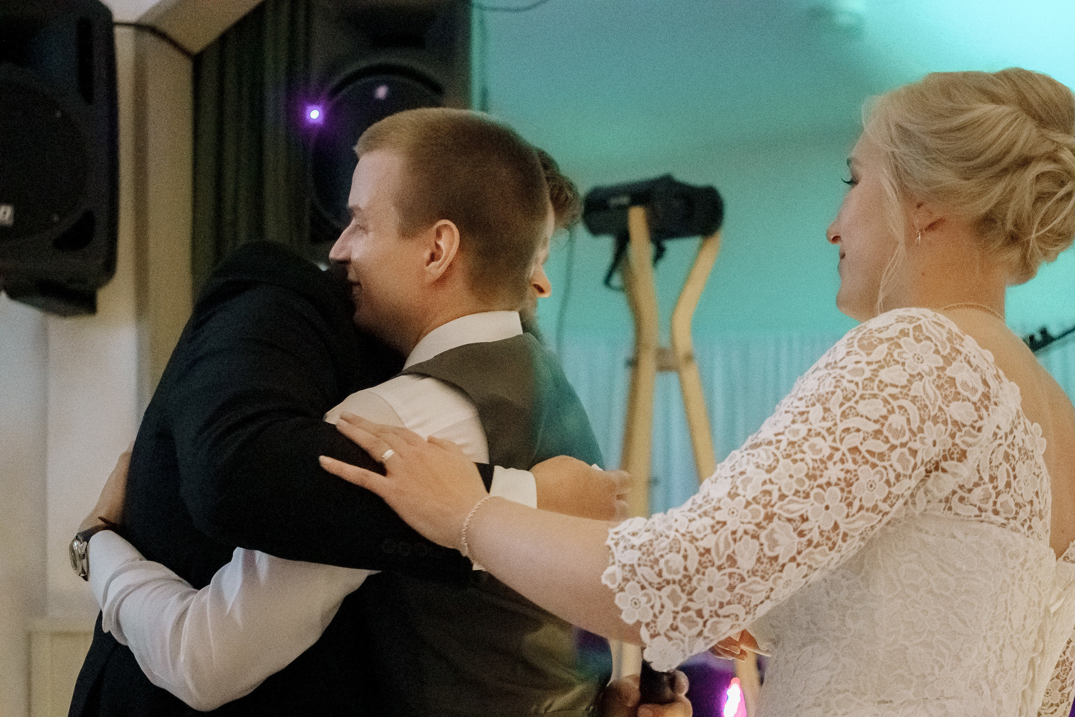 Anniina&Teemu, Pyhtään kirkonkylä, hääkuvaaja Kotka