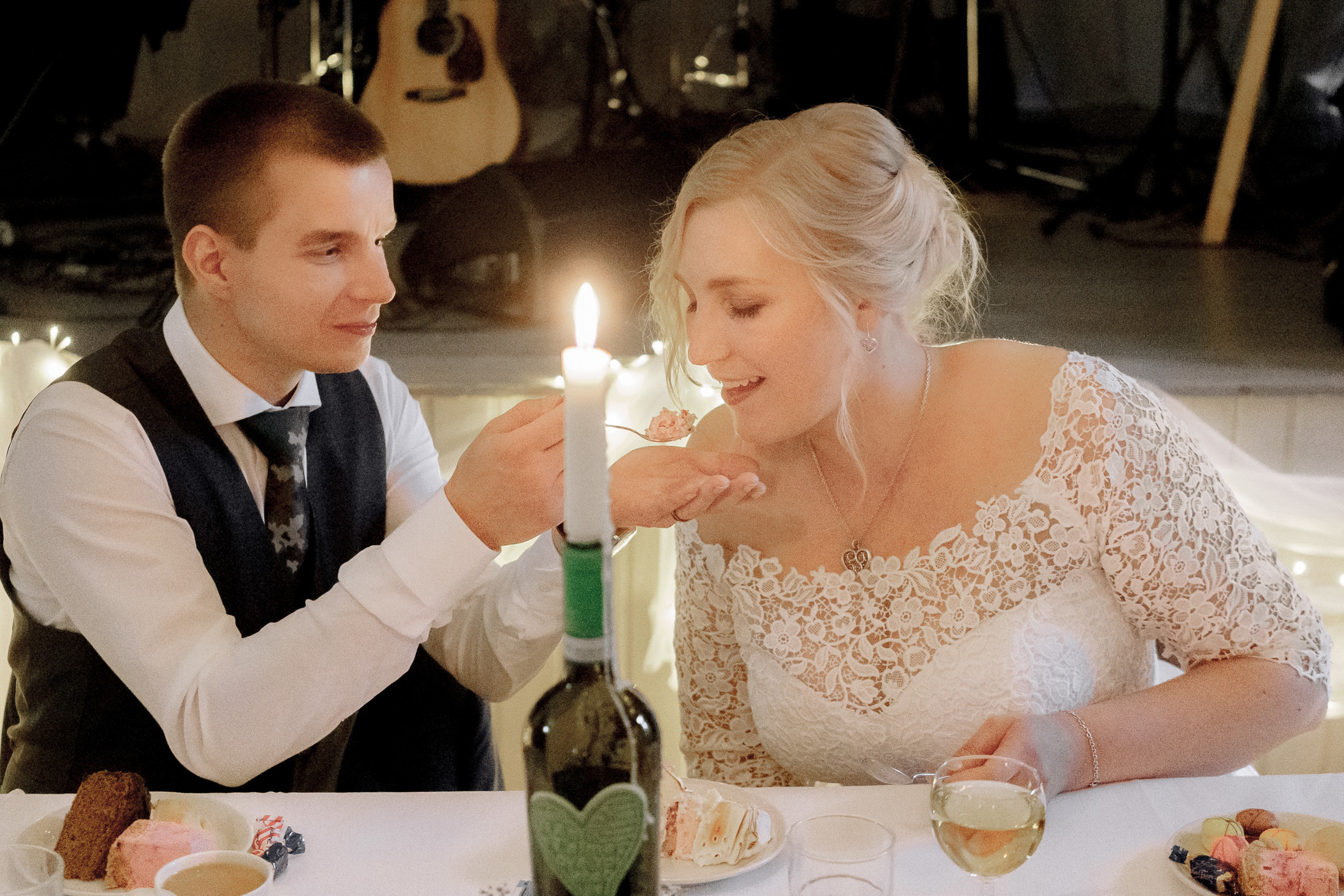 Anniina&Teemu, Pyhtään kirkonkylä, hääkuvaaja Kotka