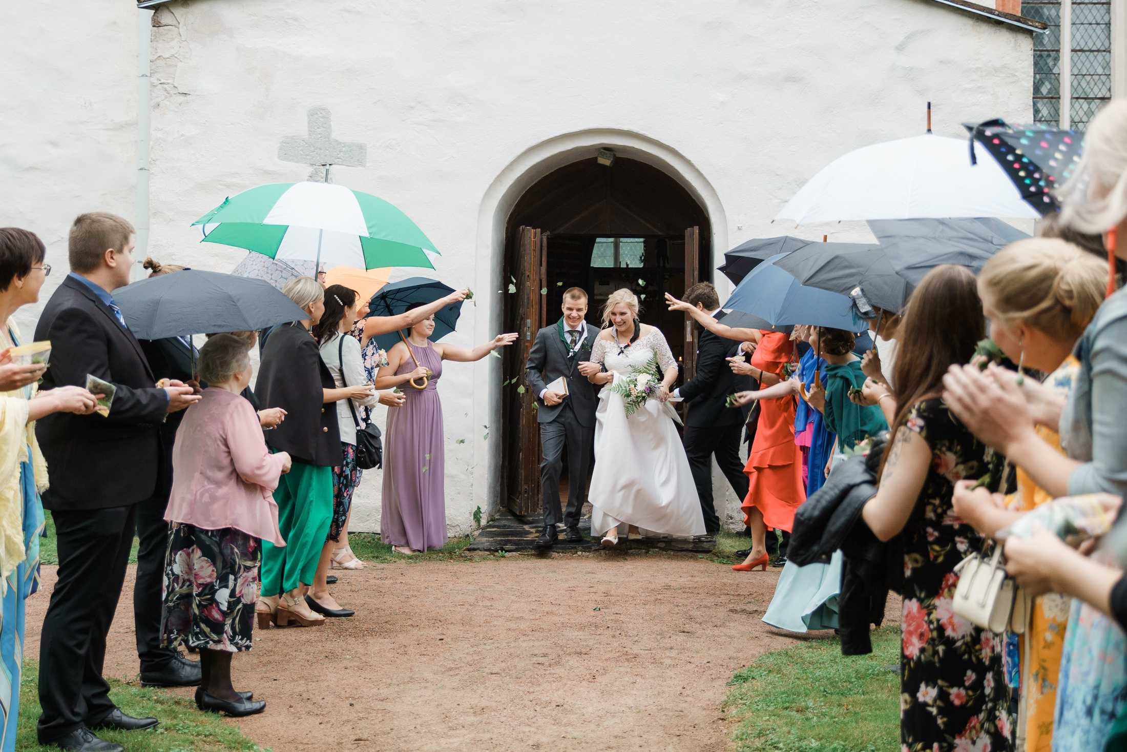 Anniina&Teemu, Pyhtään kirkonkylä, hääkuvaaja Kotka