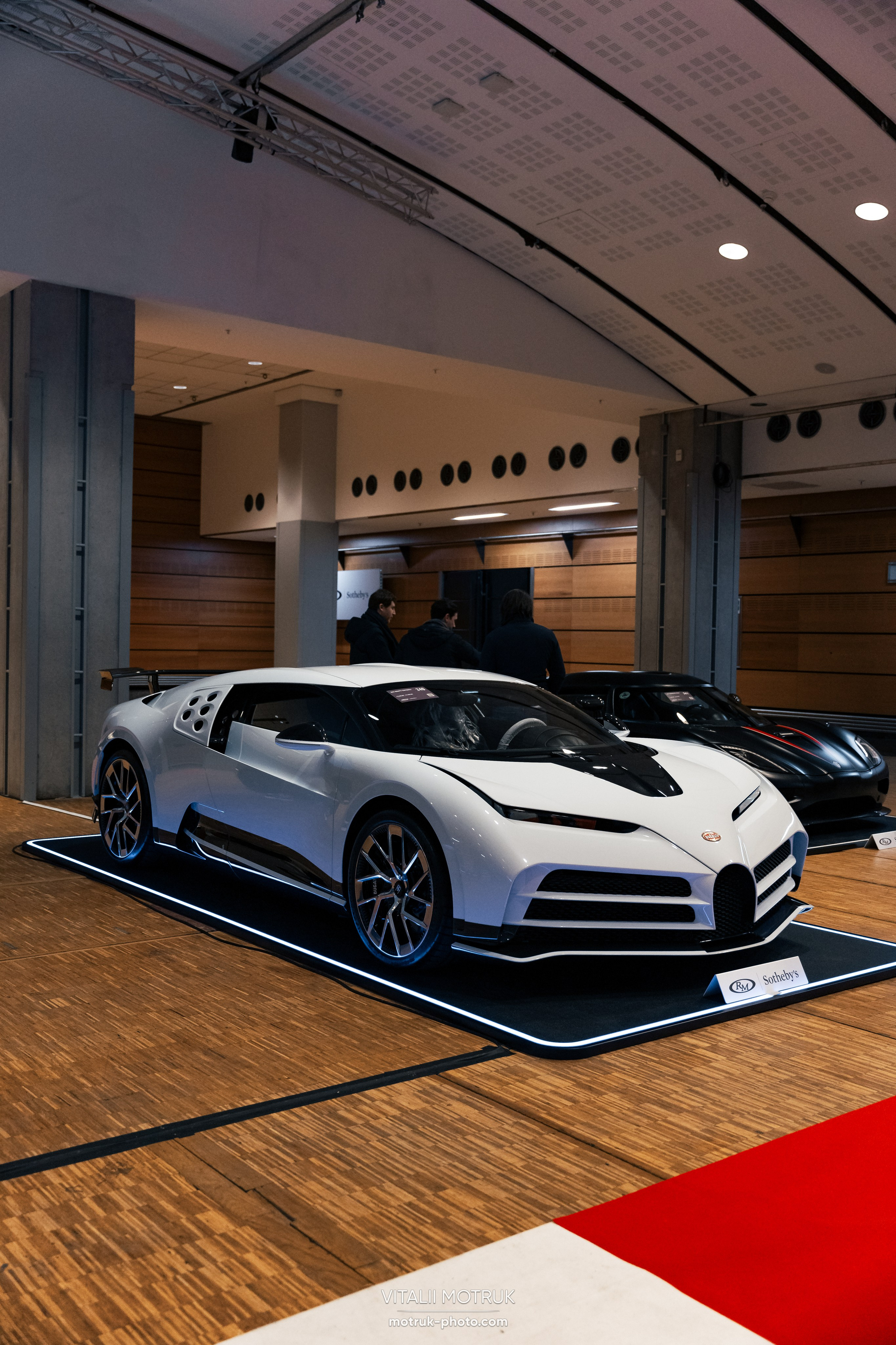 RM Sothebys 2025. Photographe de voitures à Paris — Vitalii Motruk