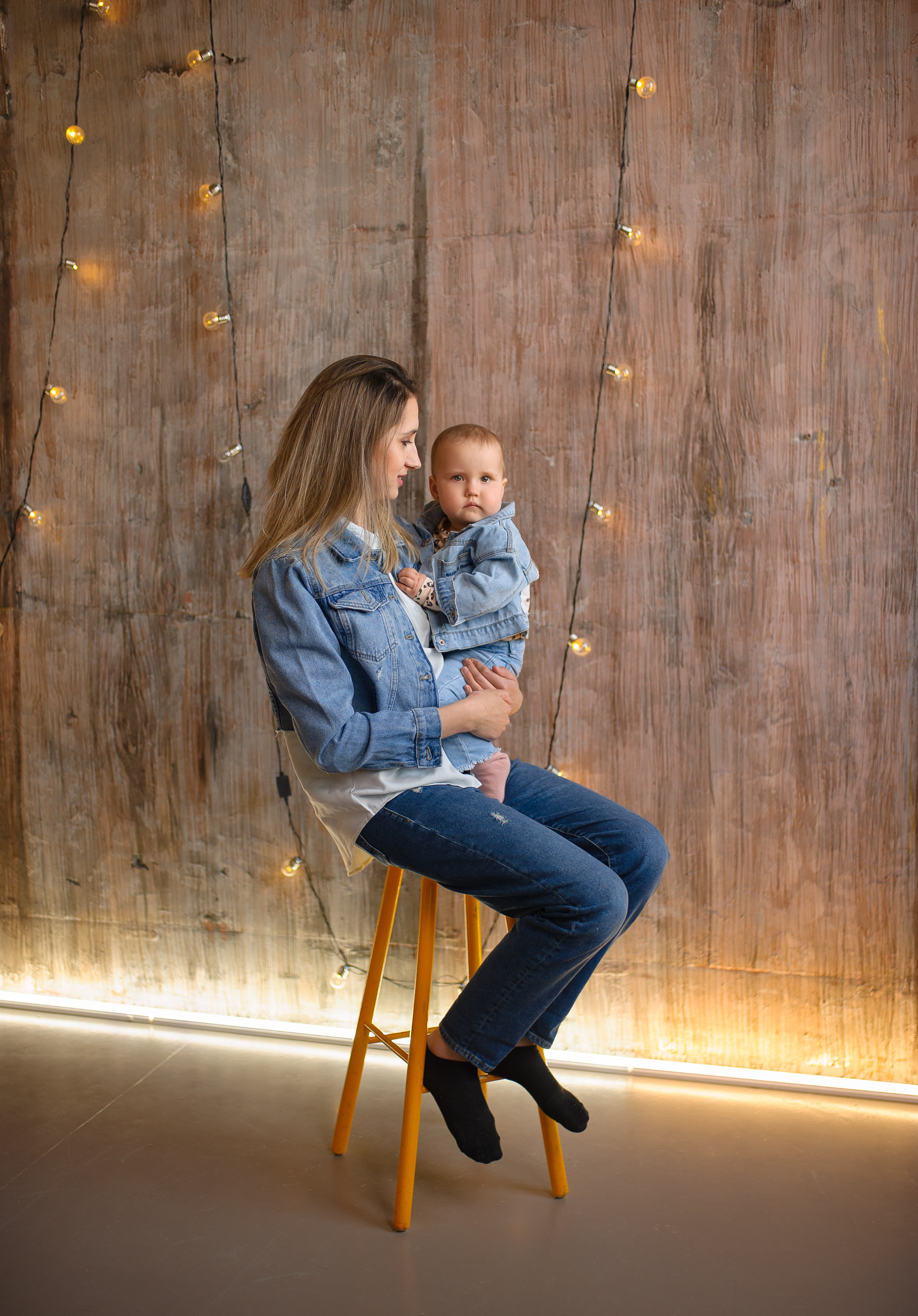 Студийная фотосессия Полины с родителями. Семейный фотограф в Кишинёве THOMAS SHTIFT