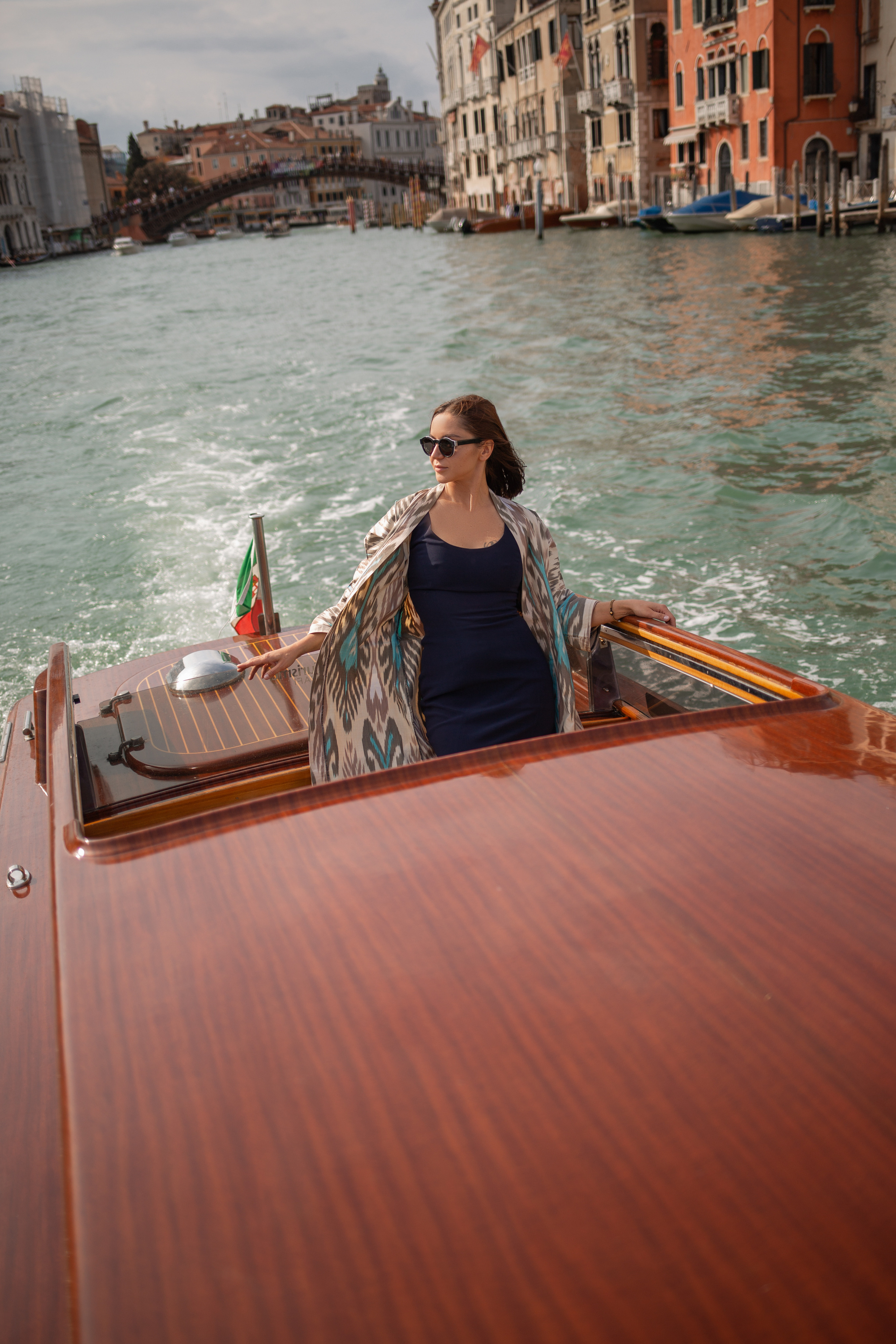 Photo session on a water taxi. Photographer in Venice, Viktoria Antonova