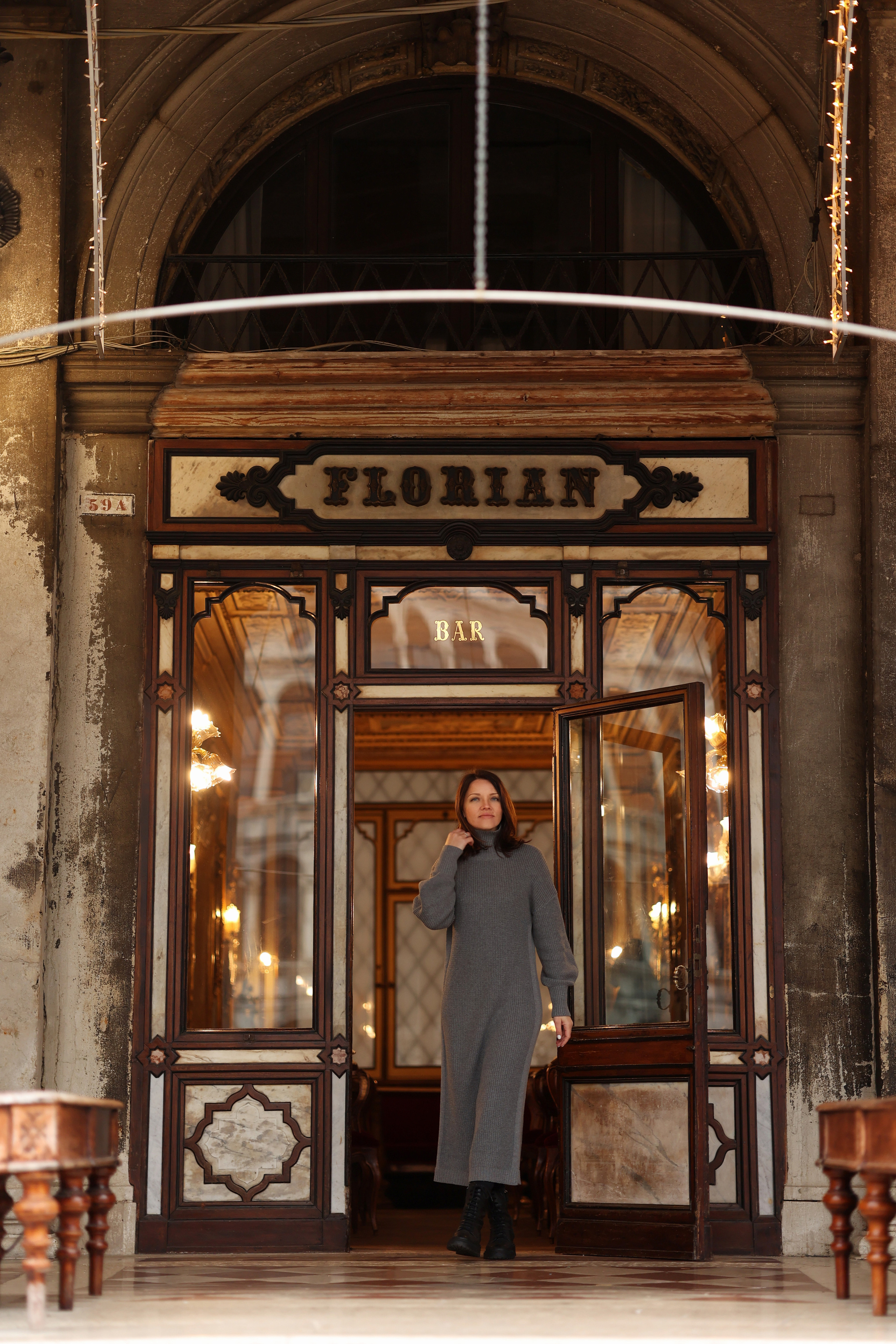 𝙄𝙩'𝙨 𝙘𝙖𝙧𝙣𝙞𝙫𝙖𝙡 𝙩𝙞𝙢𝙚. Photographer in Venice, Viktoria Antonova