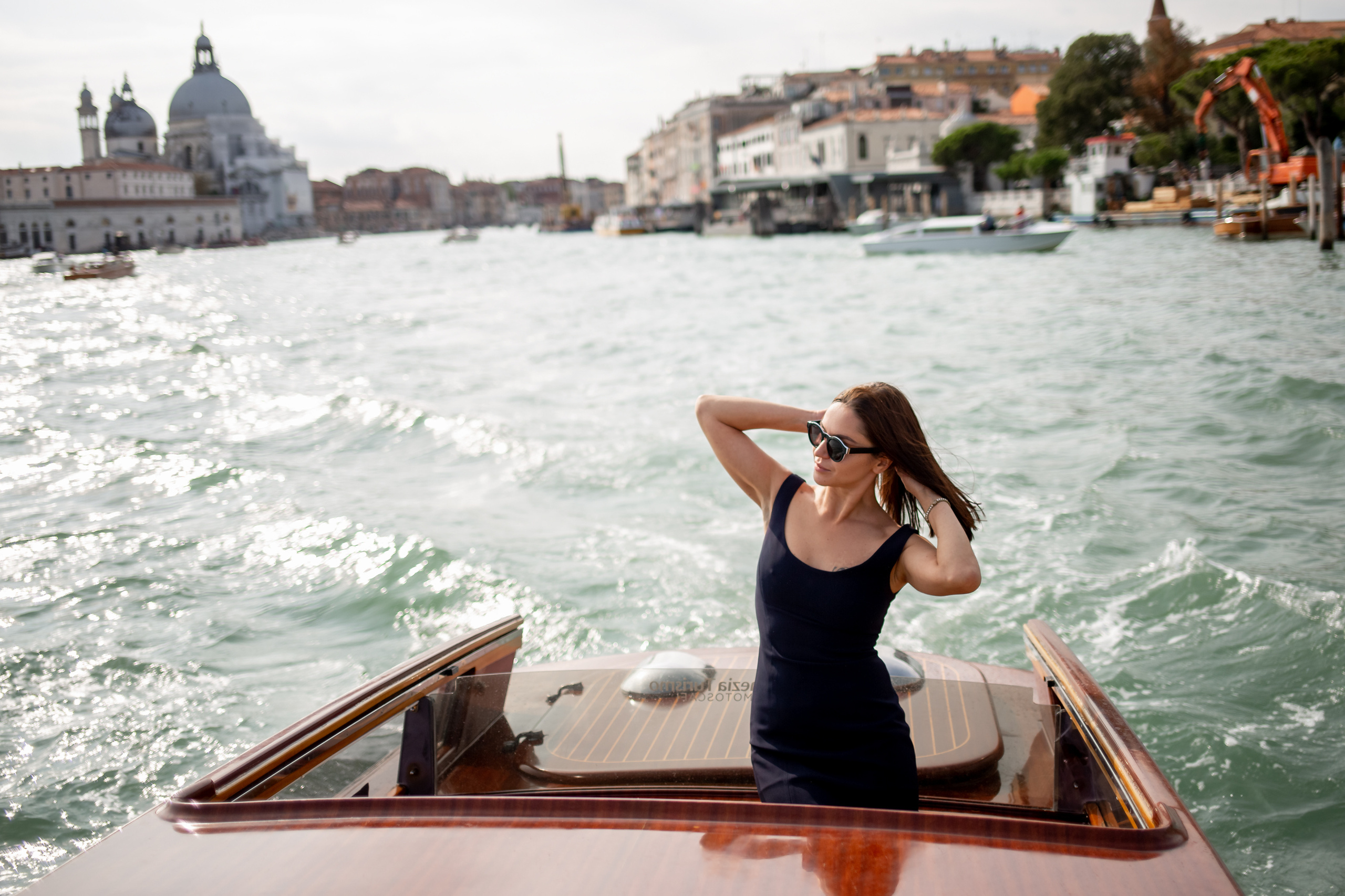 Photo session on a water taxi. Photographer in Venice, Viktoria Antonova