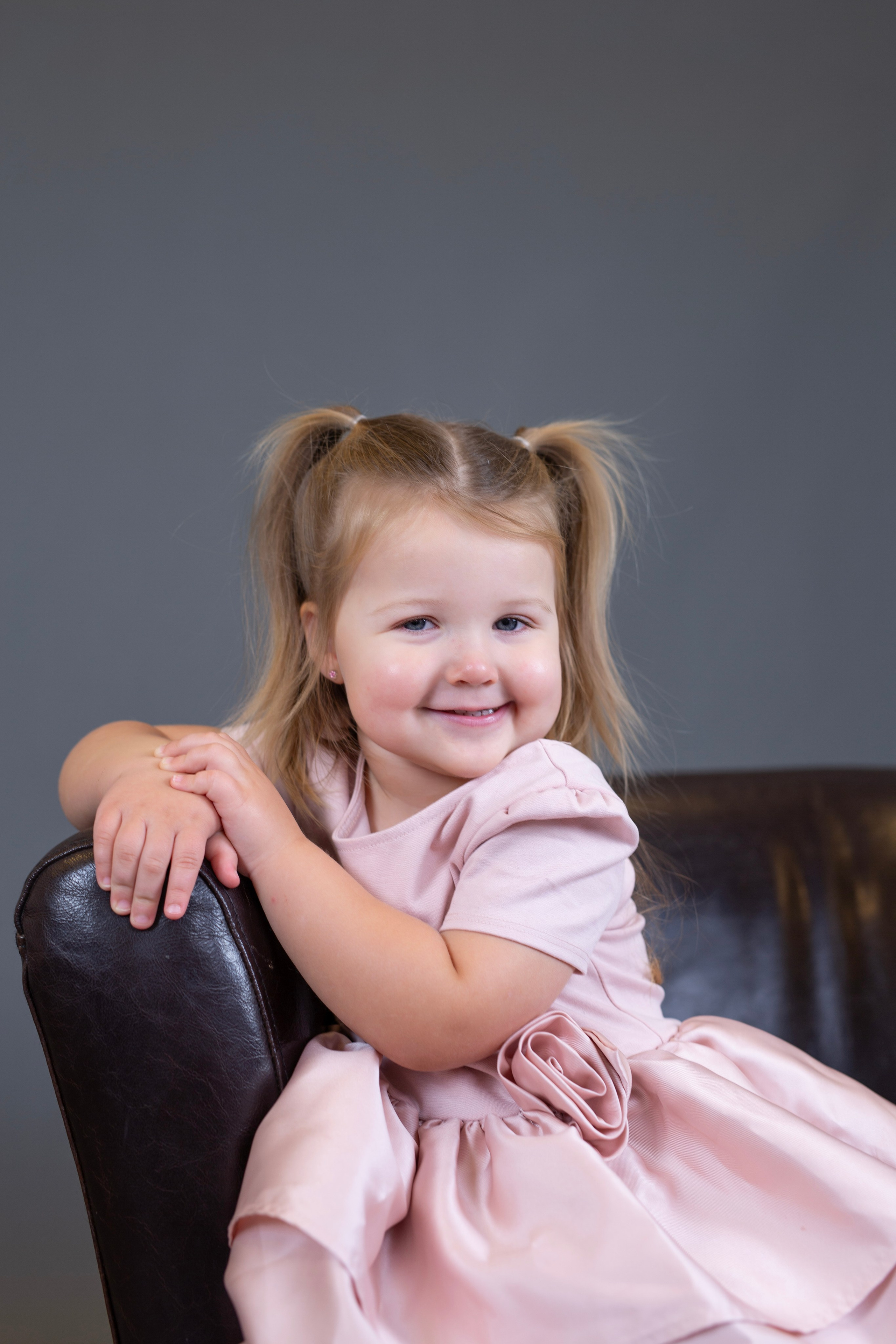 Agata. Family and real state photographer in Haugesund Dina Vikra