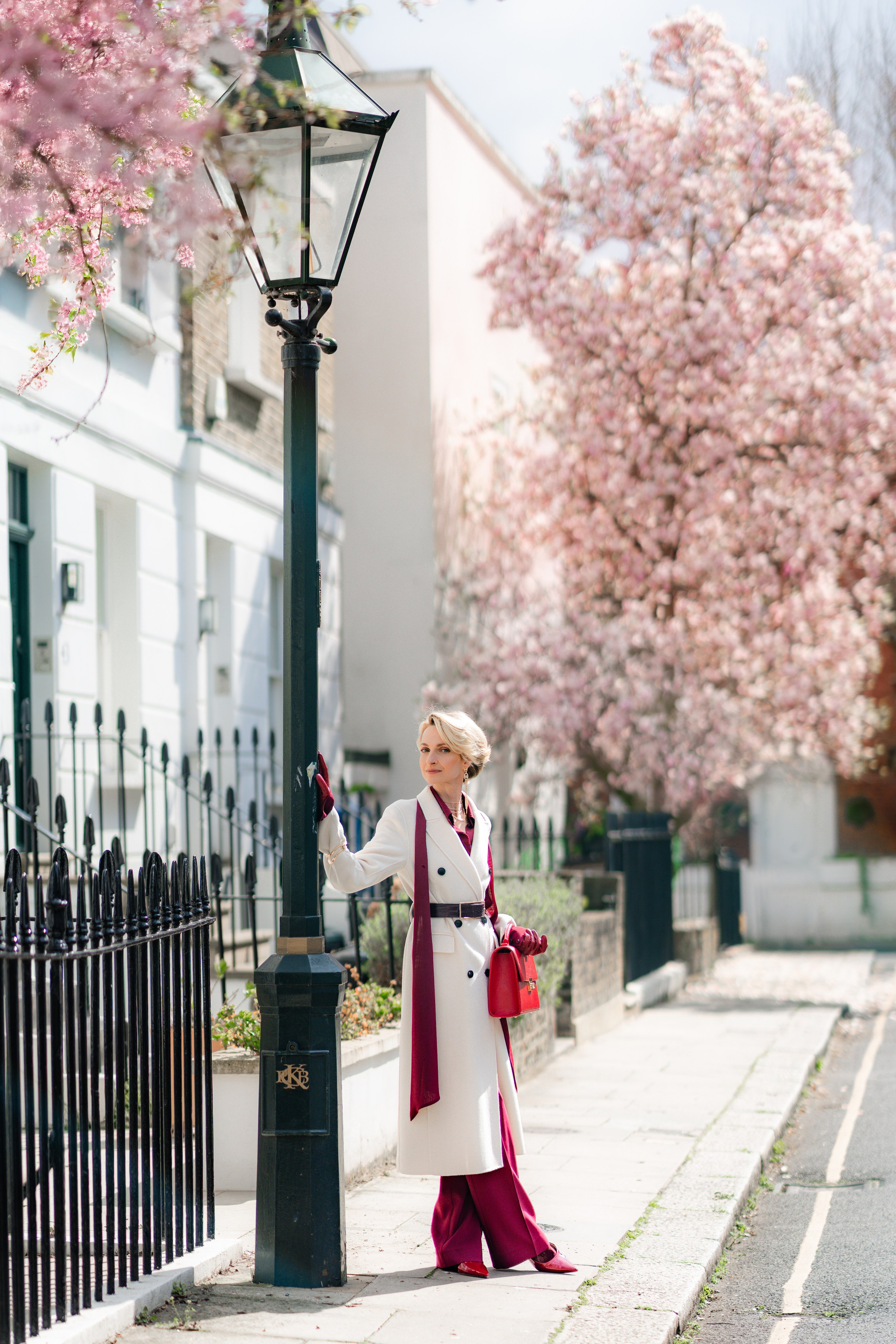 Magnolia in Chelsea with Myroslava. Tonya Kyrylenko photographer in London