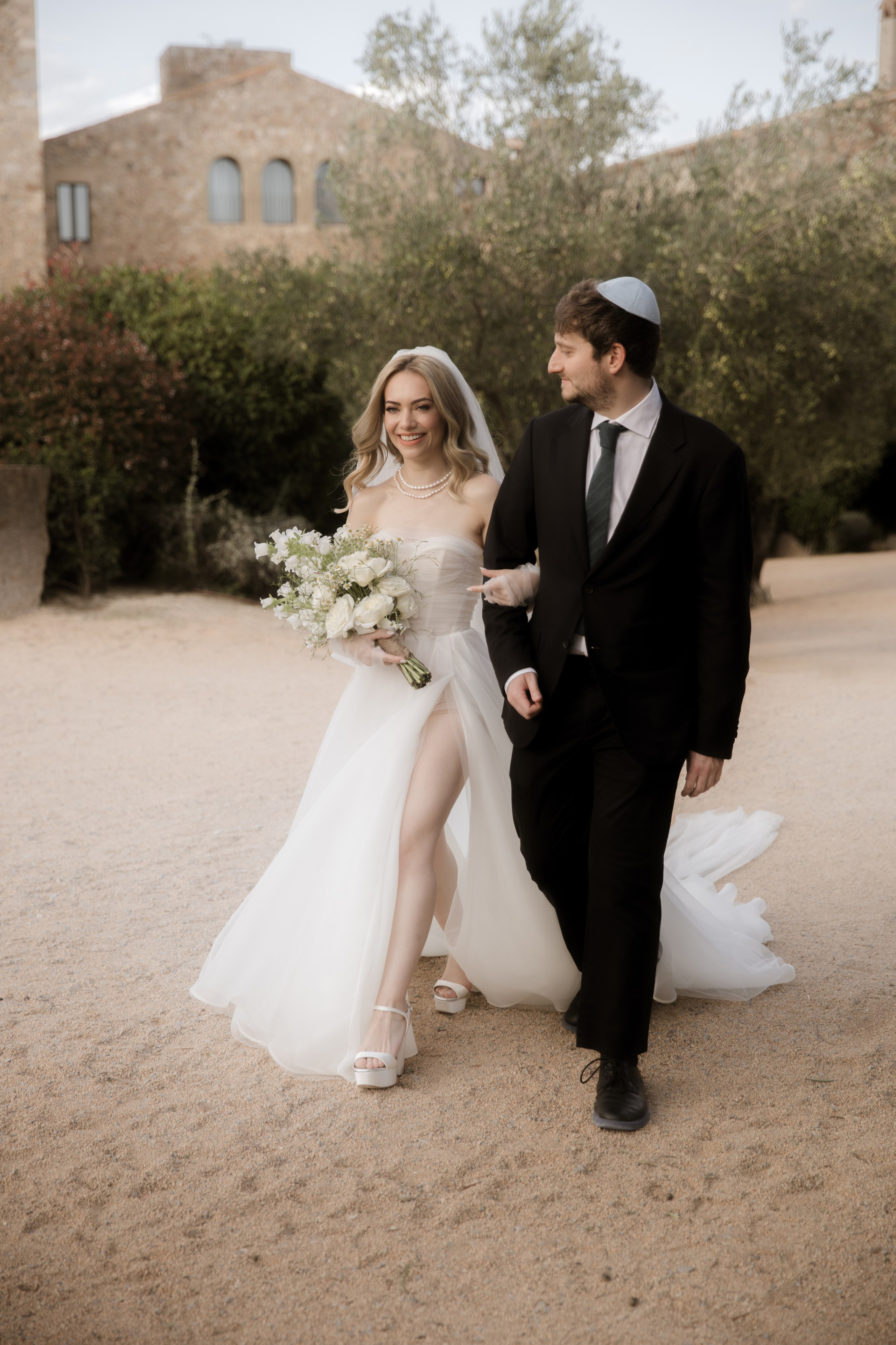 PJ & Yonna. Hotel Castell d’Emporda. Paola wedding photographer / videographer in Barcelona