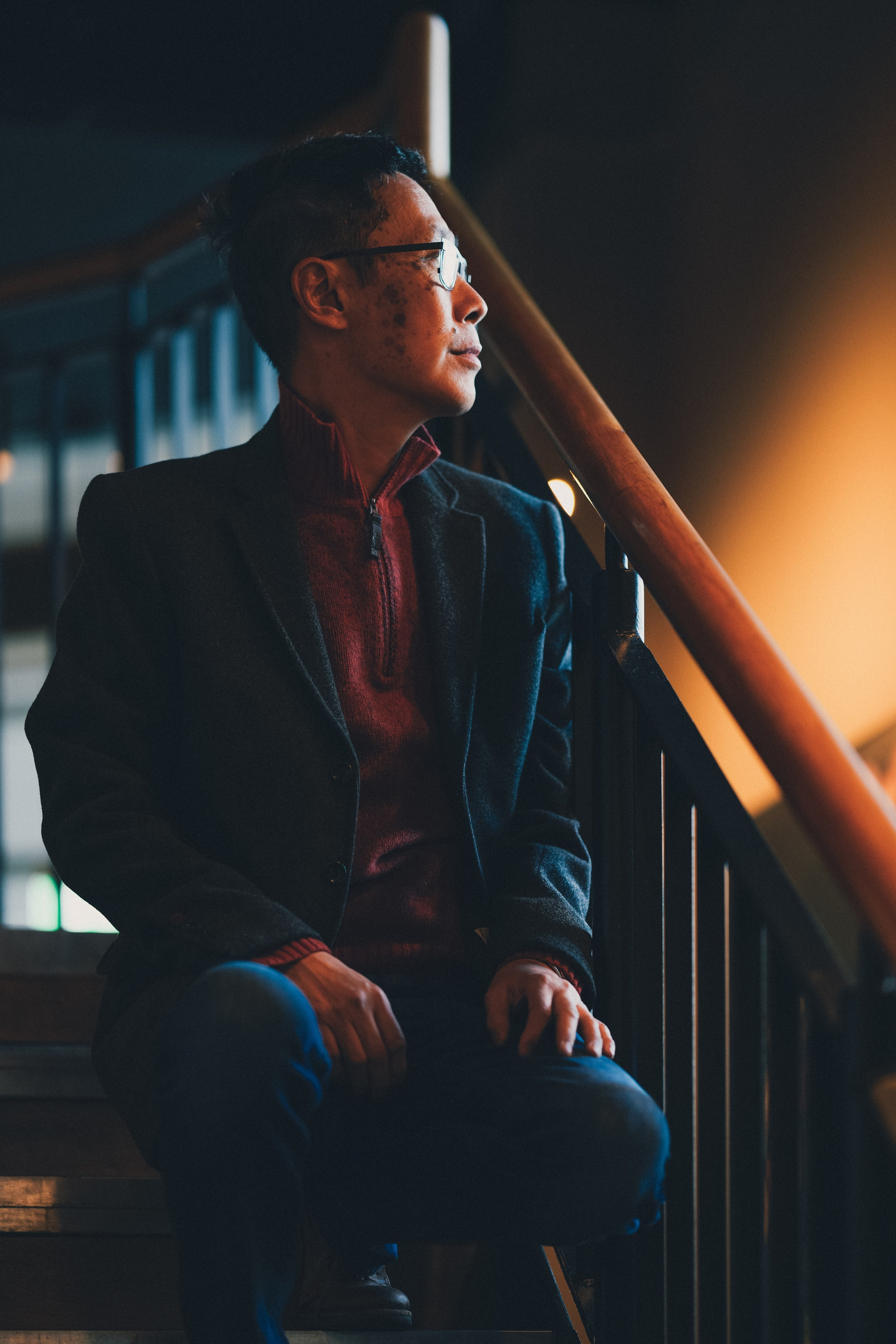 Male portrait in Starbucks. Individual photography by Irina Zoteeva.