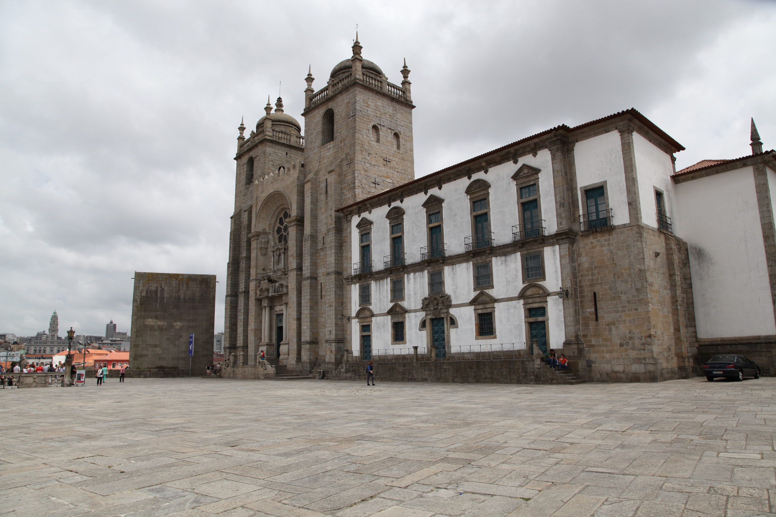 Le Portugal: Un Premier Voyage Mémorable en Couple. Photographe de mariage à Toulouse