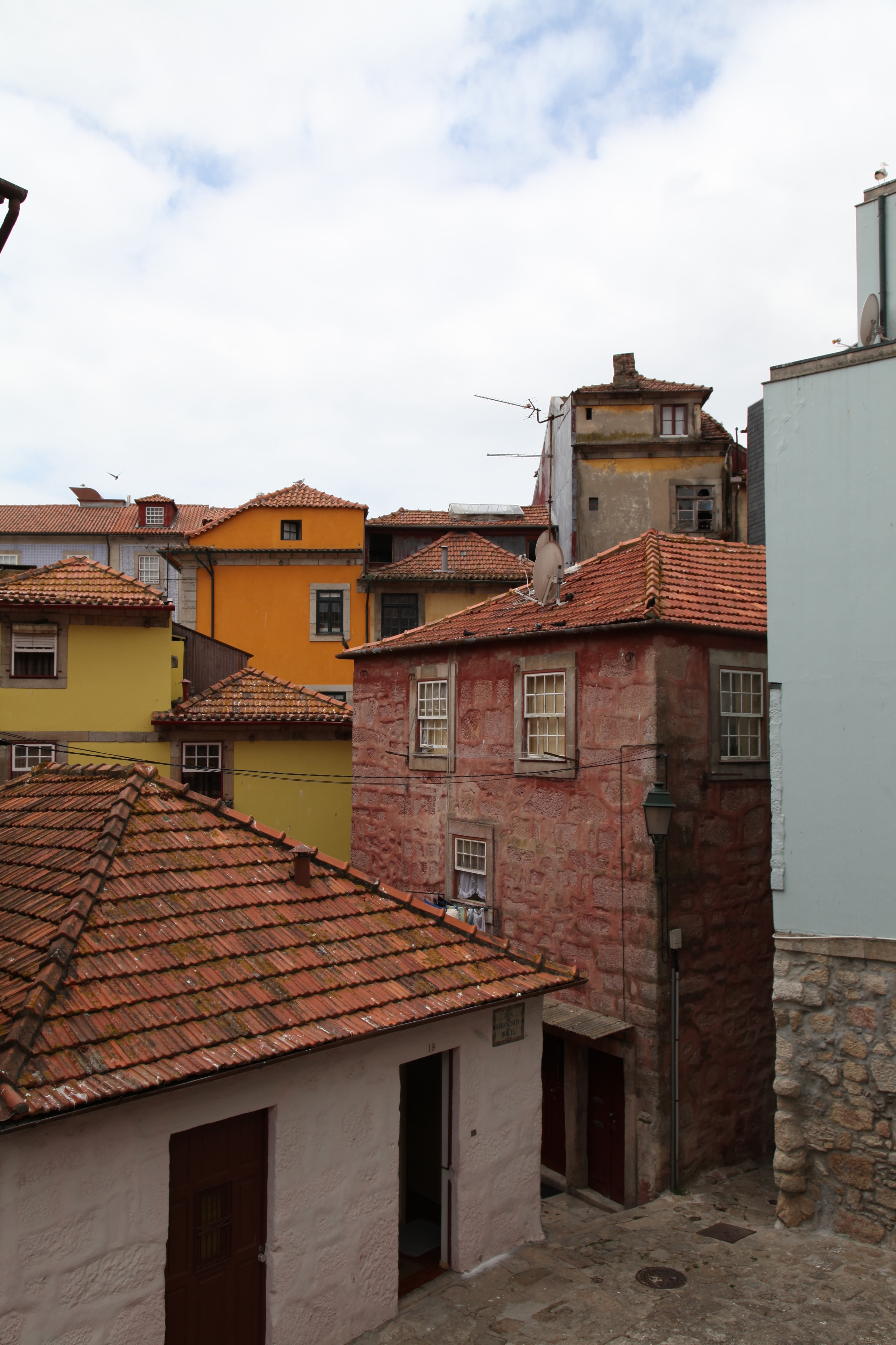 Le Portugal: Un Premier Voyage Mémorable en Couple. Photographe de mariage à Toulouse