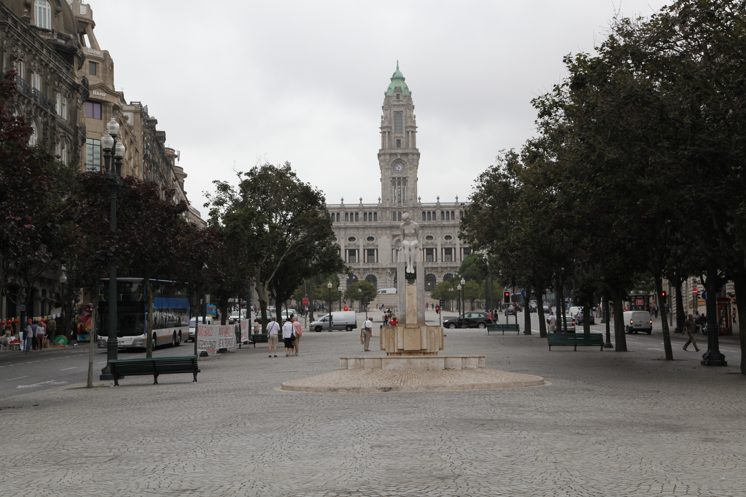 Le Portugal: Un Premier Voyage Mémorable en Couple. Photographe de mariage à Toulouse