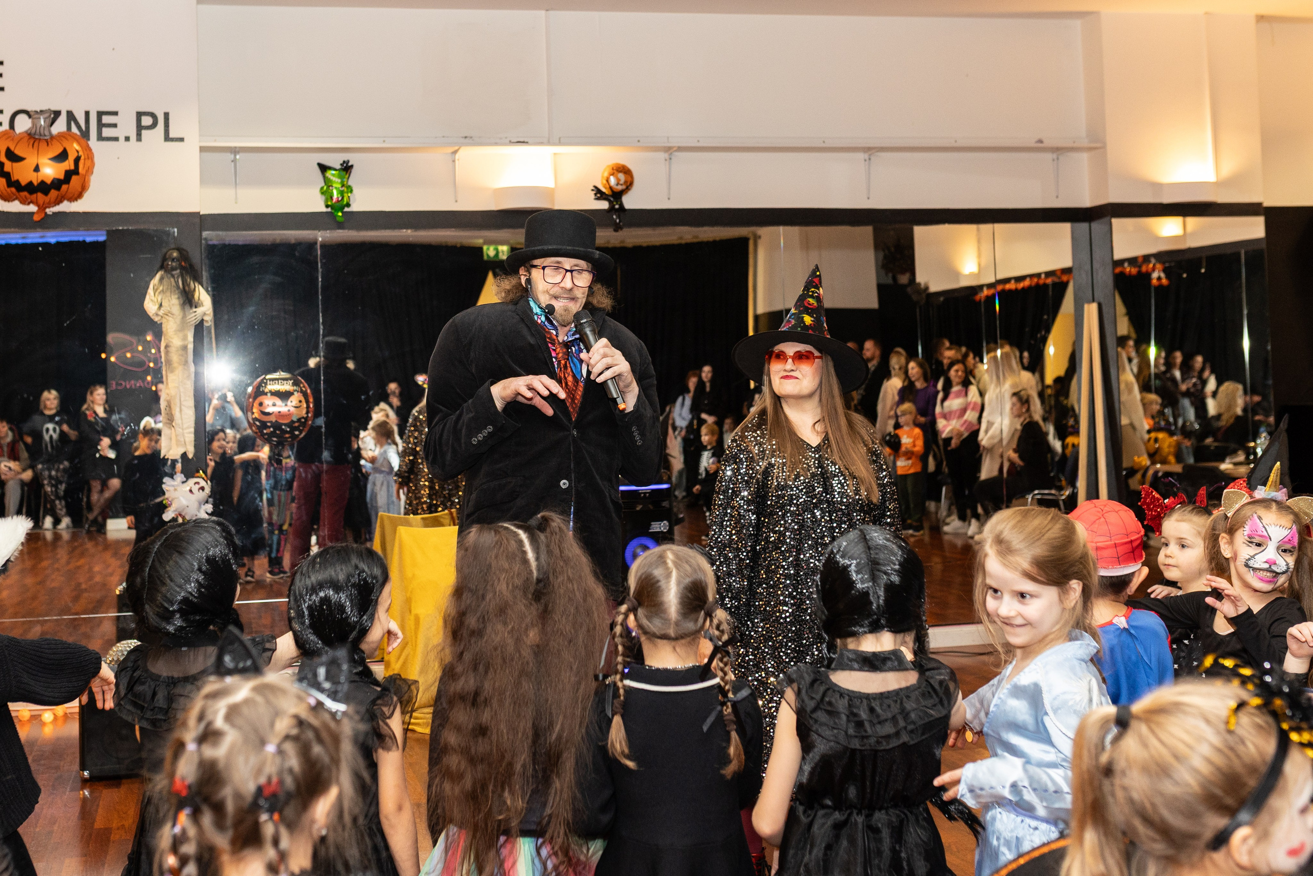 Leo dance studio Helloween 2025. Семейный и детский фотограф в Варшаве Мила Бобровская