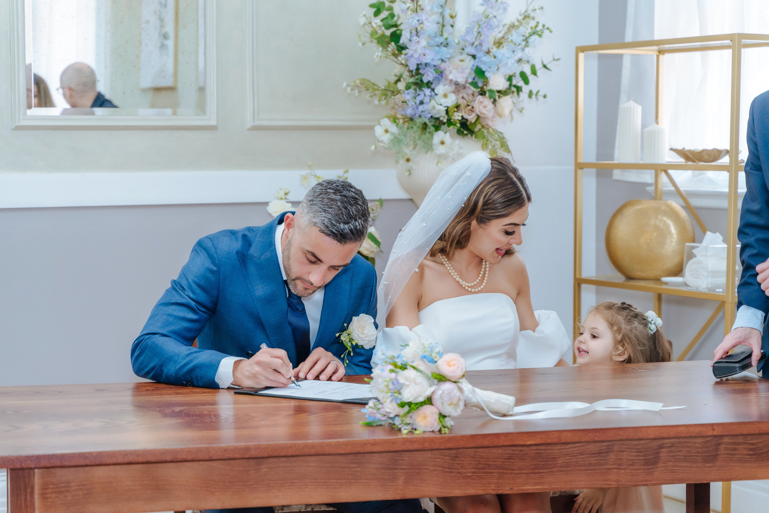 Civil ceremony at Chelsea Old Town Hall,  Wedding in Chelsea, Wedding in London,  wedding photographer in Chelsea, wedding photographer in London