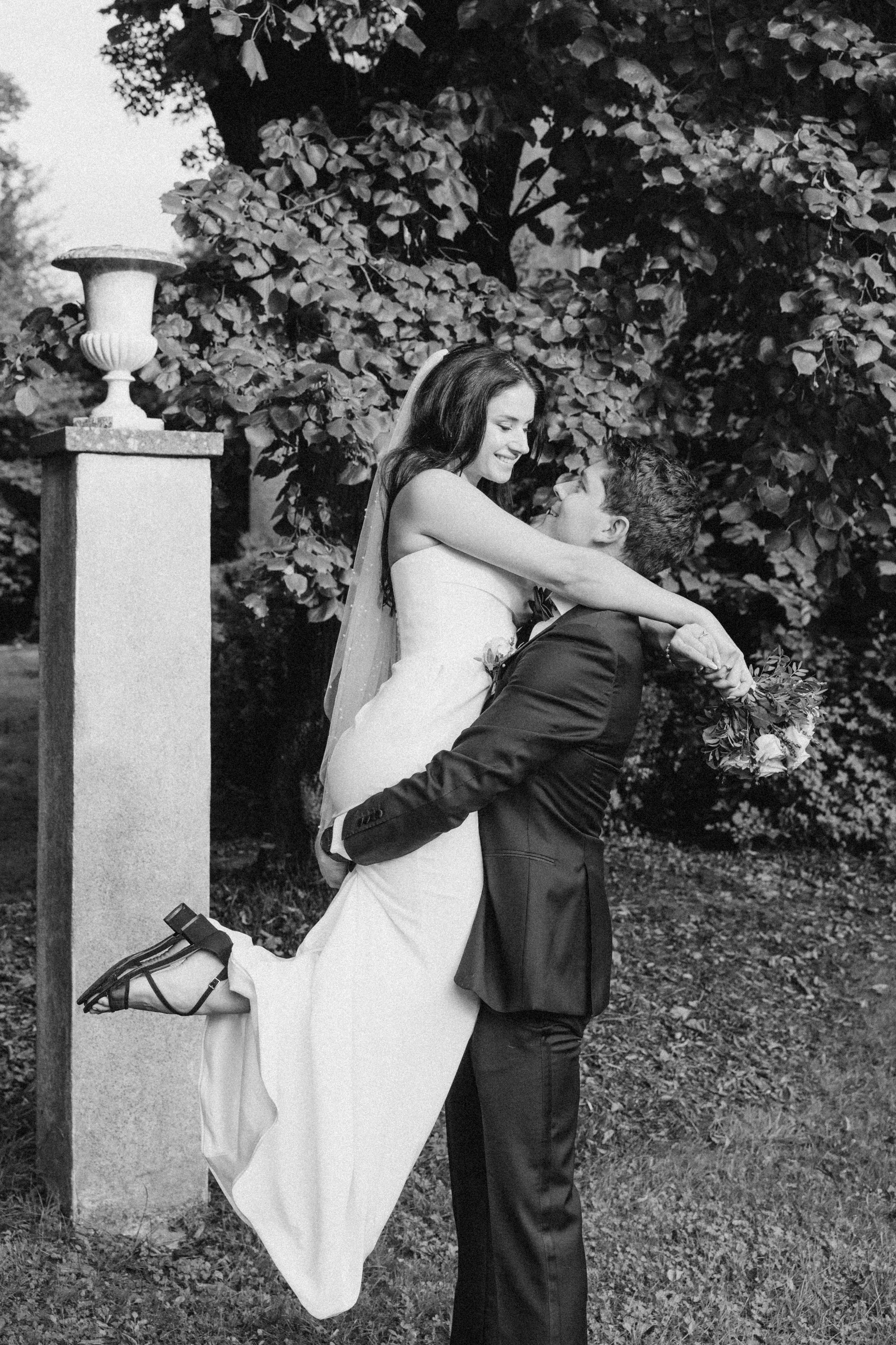 Liliana & Michel — an intimate musical wedding at Château La Commanderie, Plaigne. Евгения Смирнова — фотограф в Тулузе и юго-западной Франции