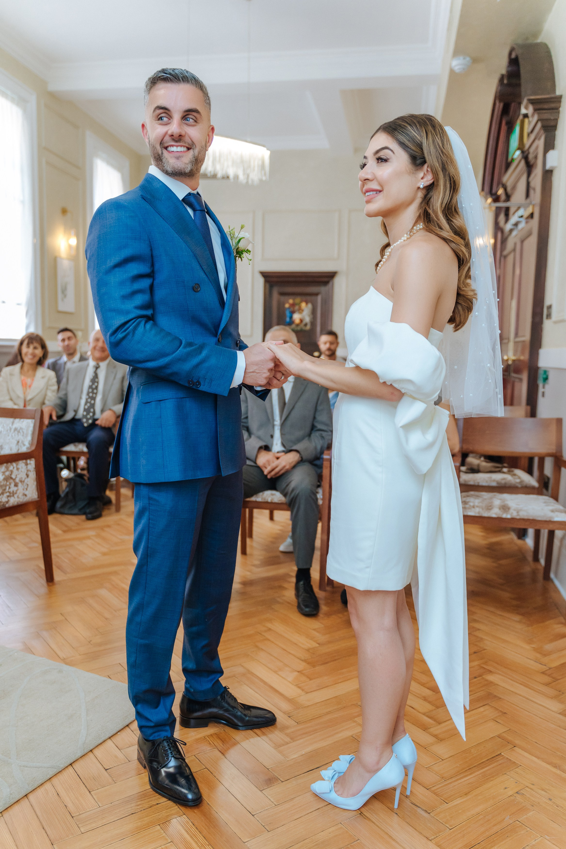 Civil ceremony at Chelsea Old Town Hall,  Wedding in Chelsea, Wedding in London,  wedding photographer in Chelsea, wedding photographer in London