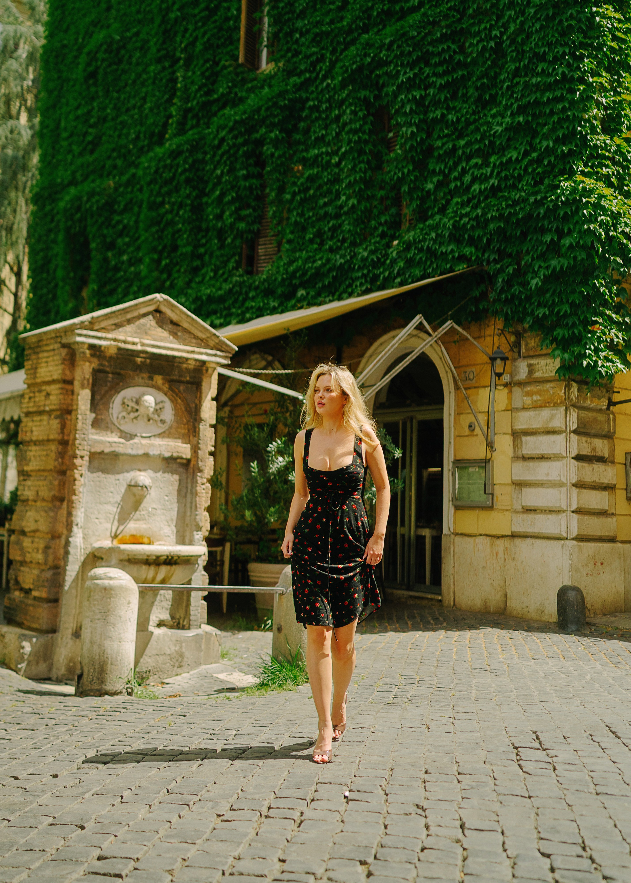 Tanya at Borgo Pio. Photographer in Rome and Italy. Stas Varych