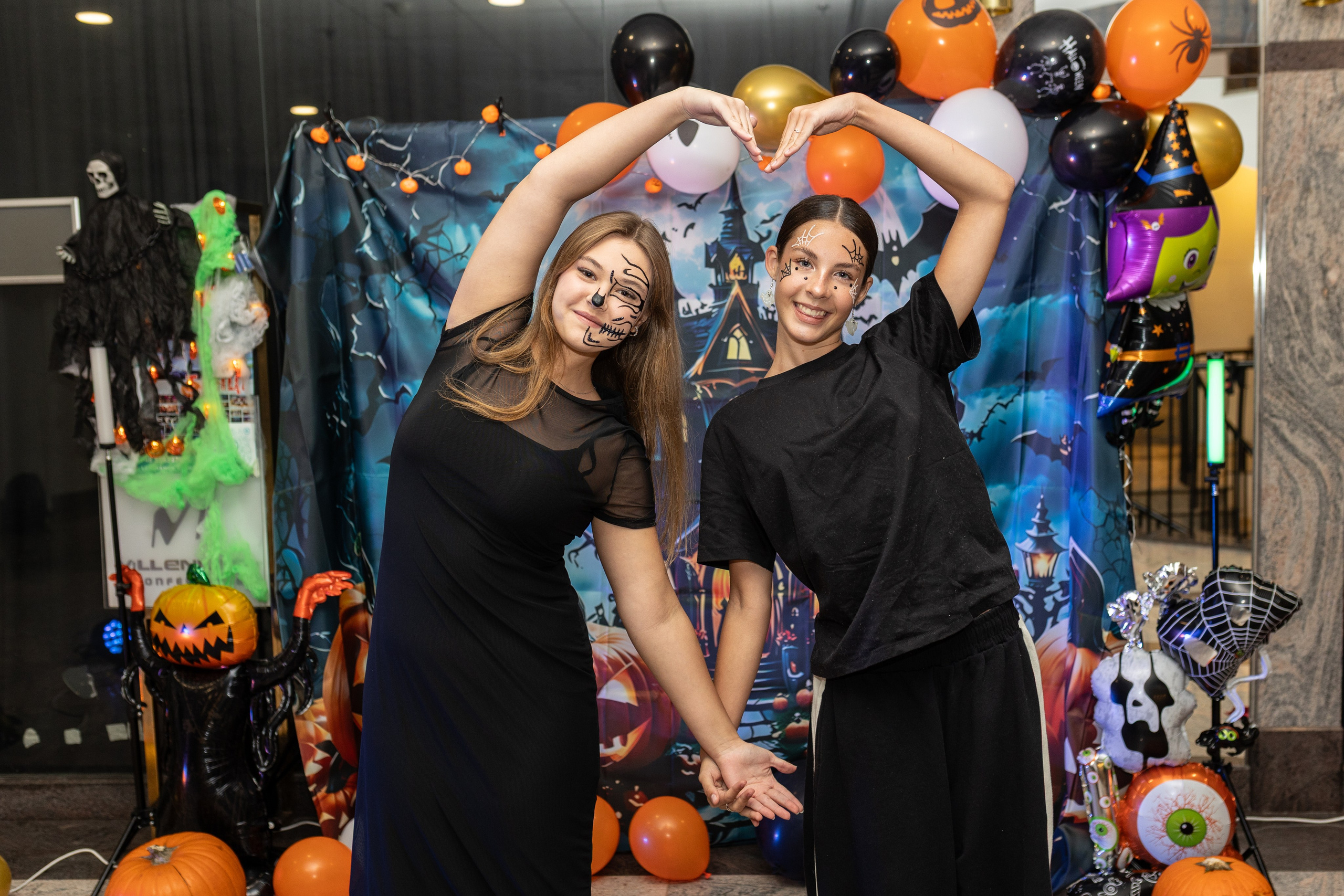 Leo dance studio Helloween 2025. Семейный и детский фотограф в Варшаве Мила Бобровская