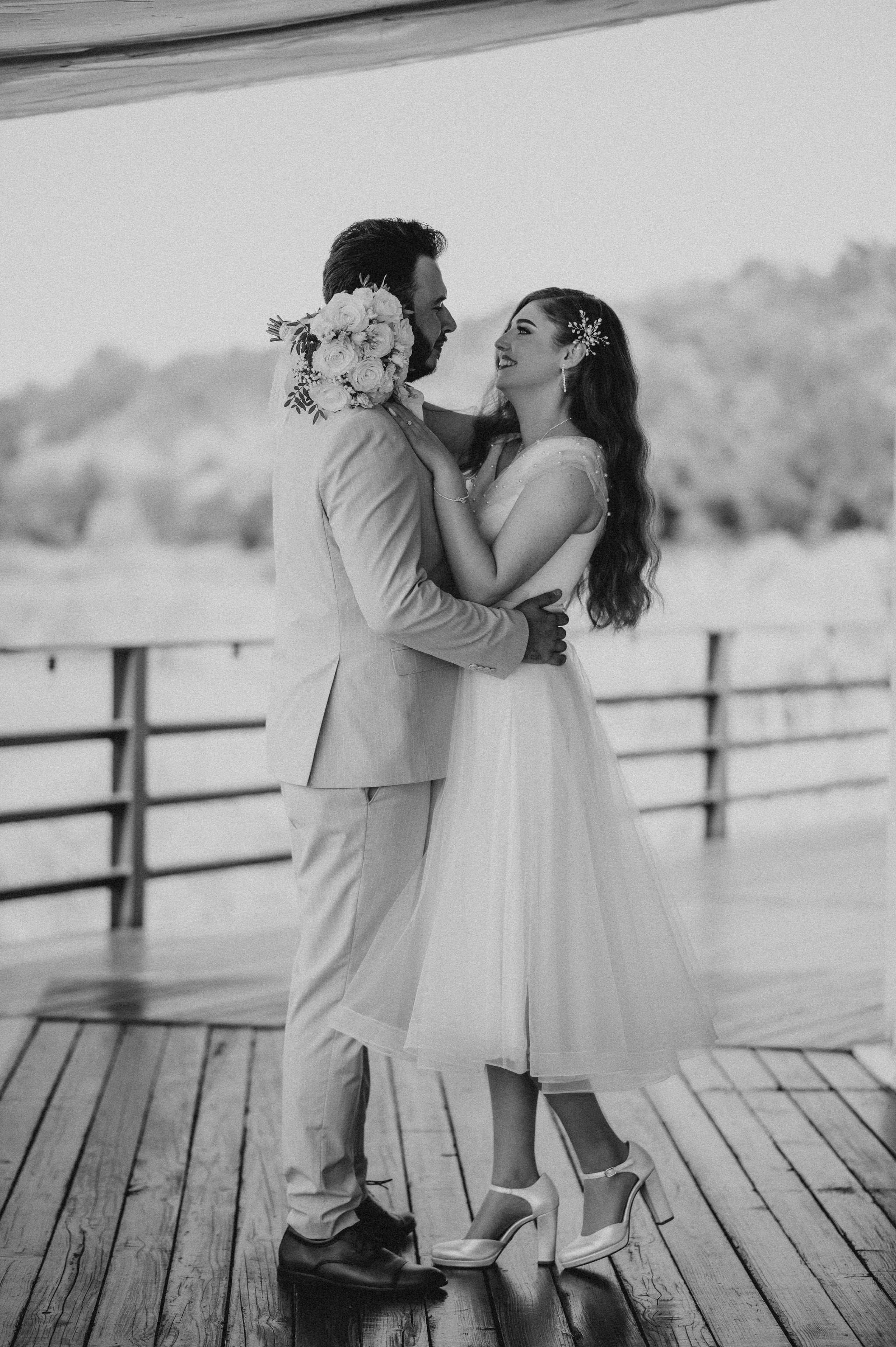 Cununie civila in aer liber si sedinta foto de cuplu. Proud Vision Weddings | Wedding Photography & Film — Servicii profesionale Foto Video Nunta Iasi