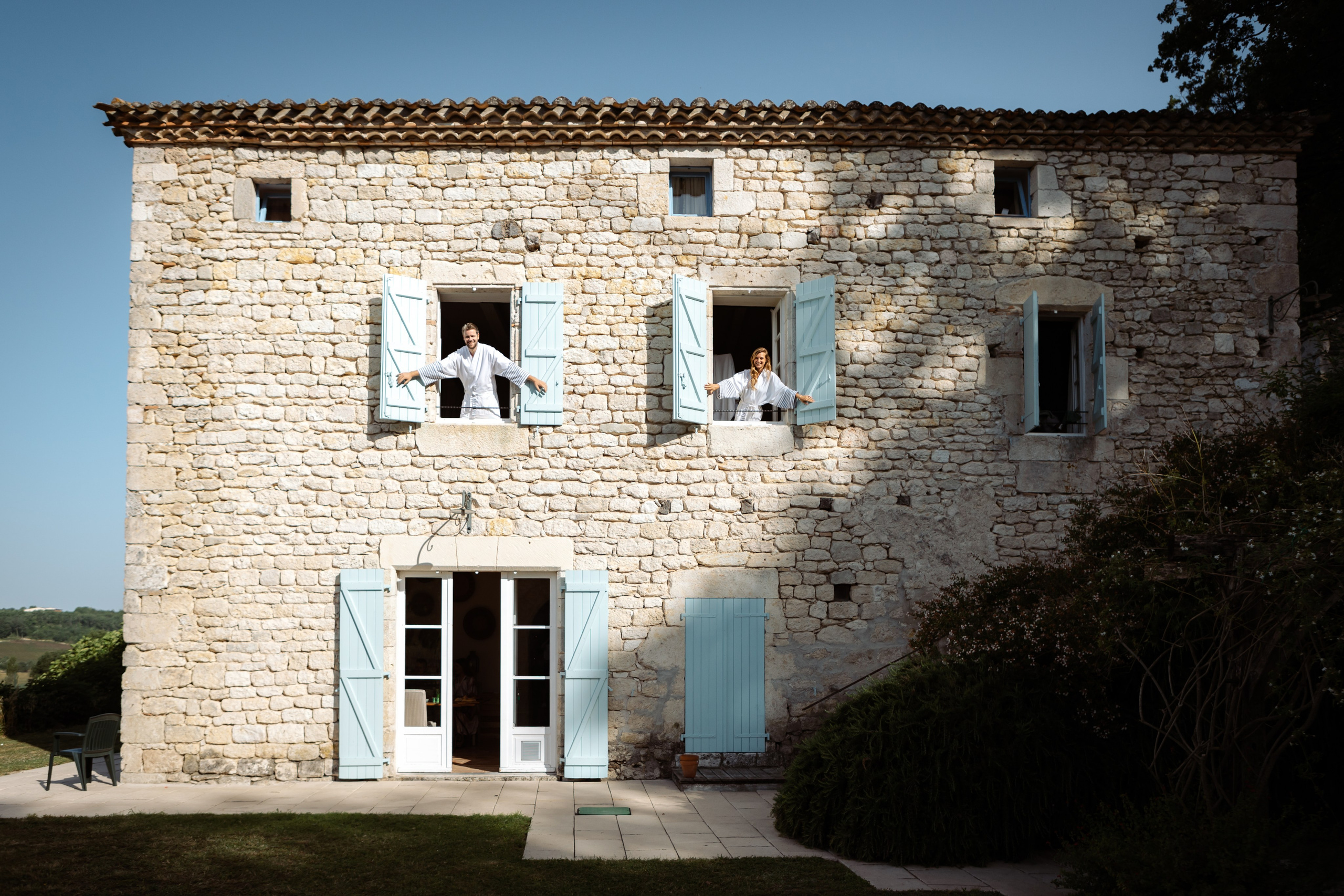 Bride’s & Groom preparations. Eugénie Smirnova — Photographe à Toulouse et dans le Sud-Ouest