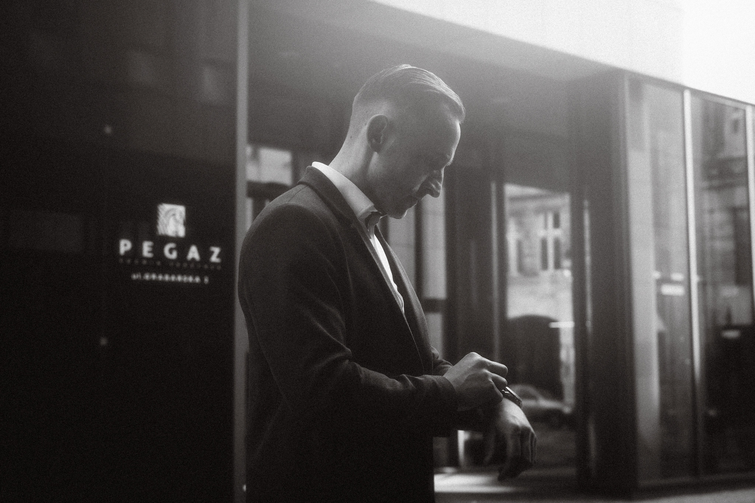 Commercial. Mike Avelli