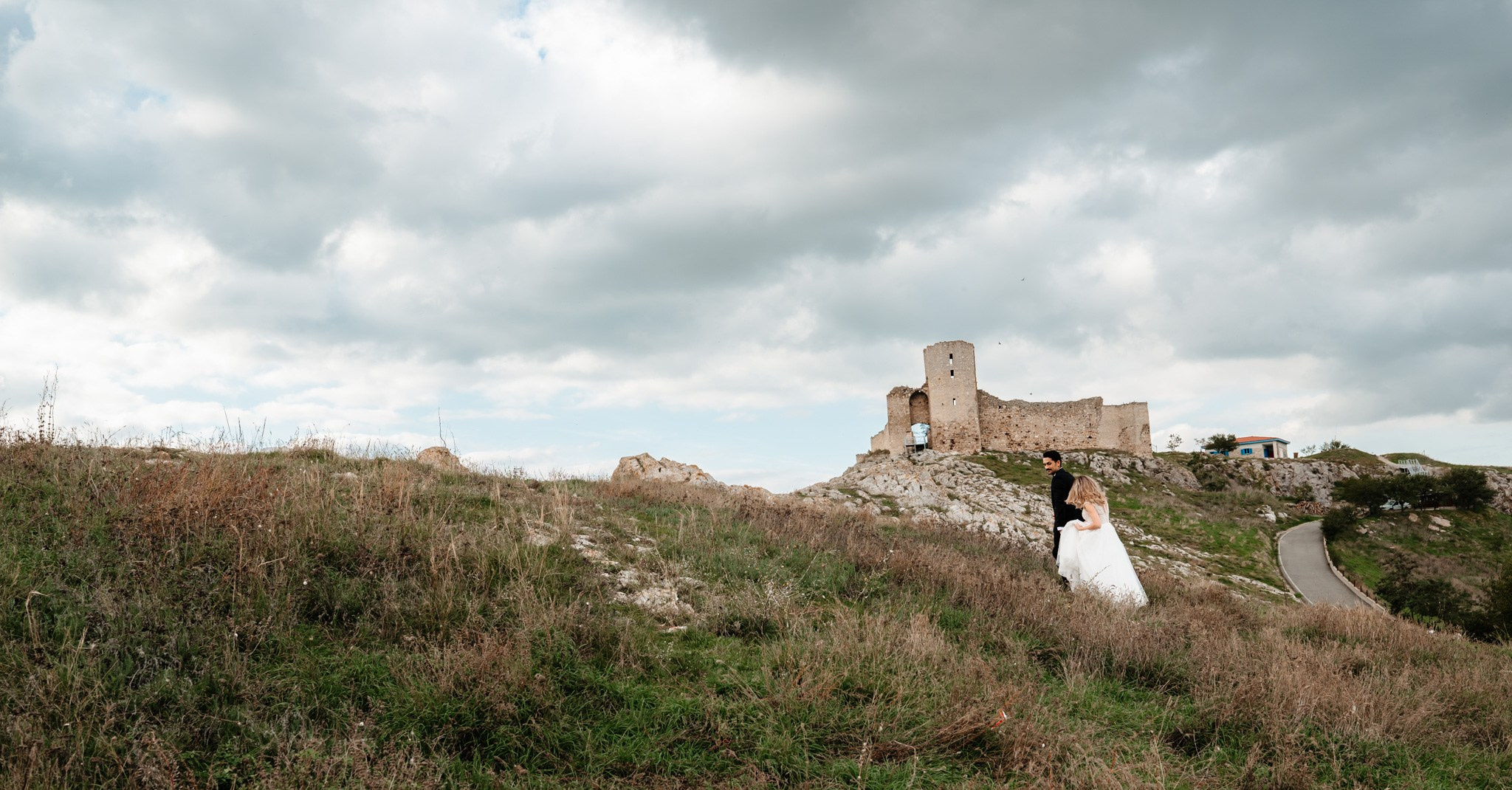 Alexandra & Robert. Www.besttalesstudio.com