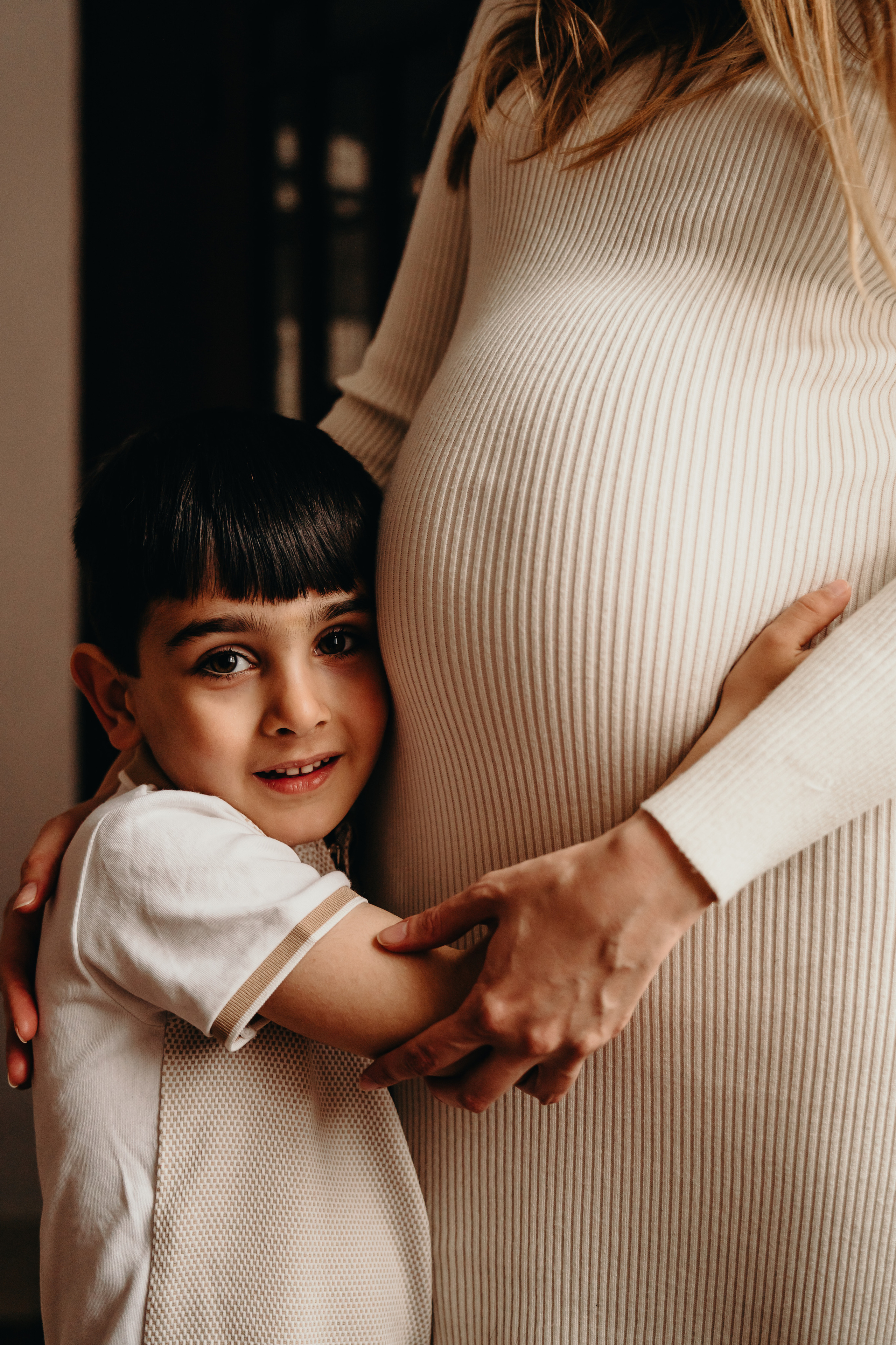 Maternity family photoshoot. Newcastle Upon Tyne Photographer Yana Balatskaya