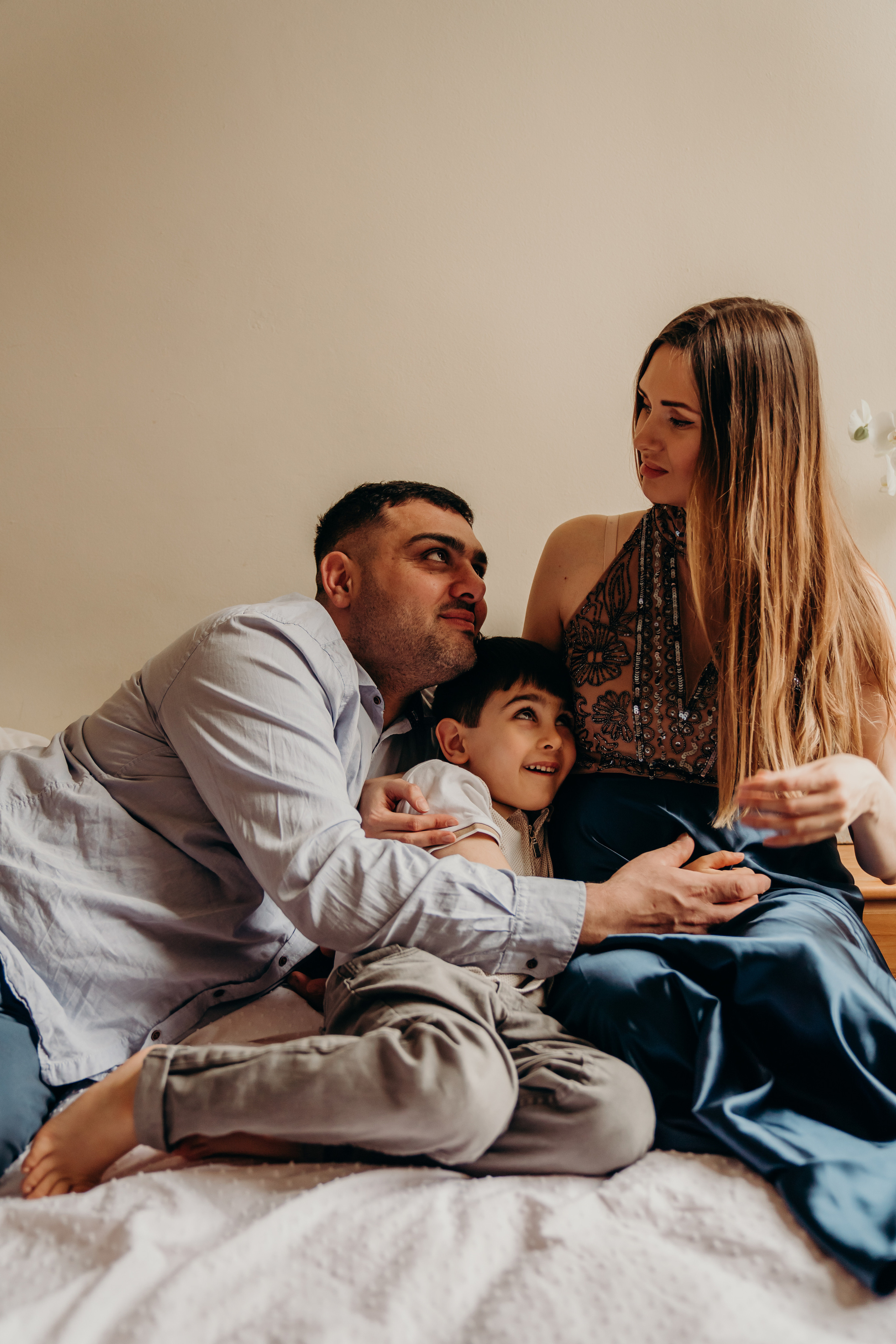 Maternity family photoshoot. Newcastle Upon Tyne Photographer Yana Balatskaya