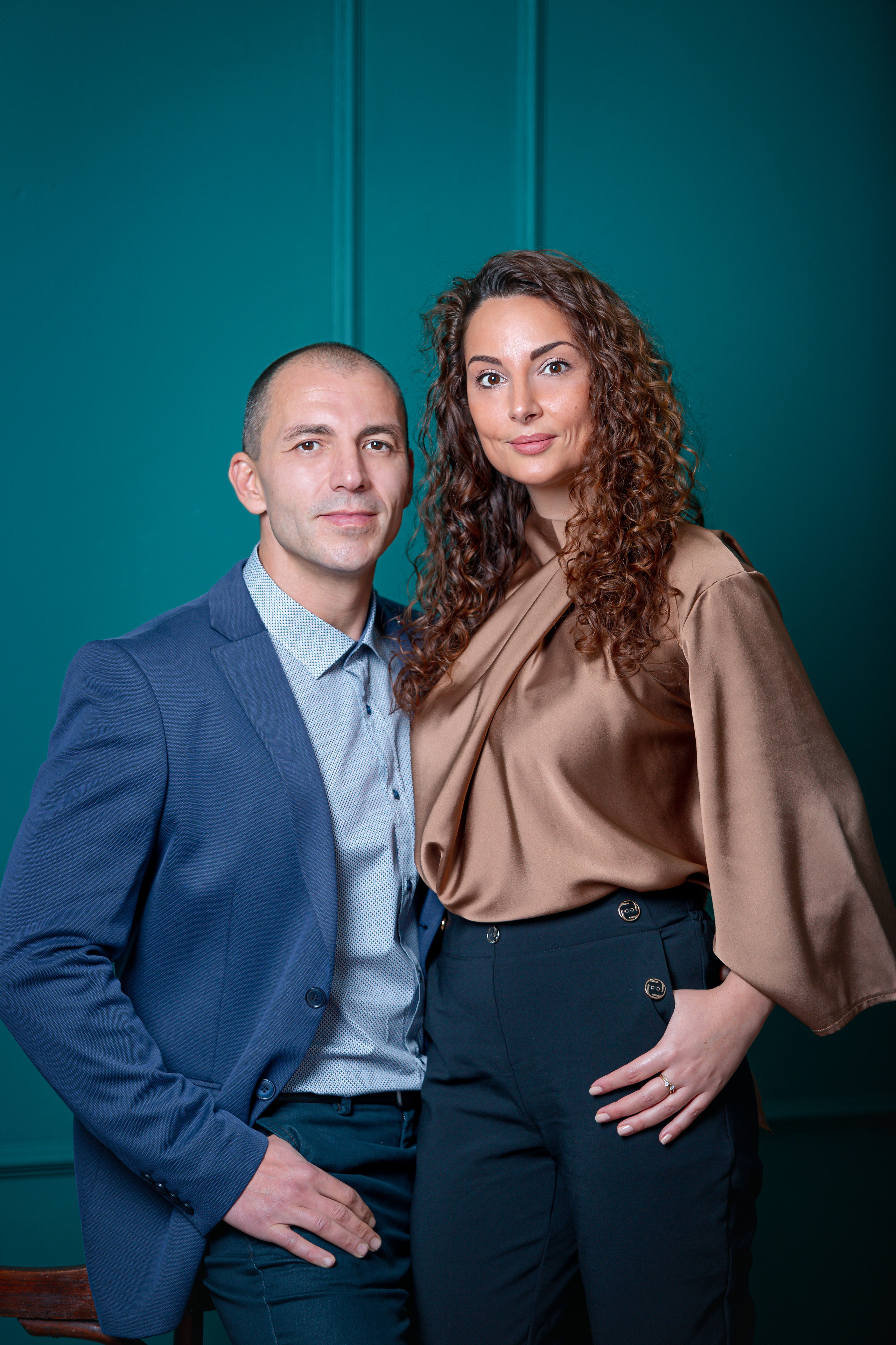 Снимки в студио, предметна  и продуктова фотография. Фотограф Бургас. Фотосесии в студио и на открито, портрети, заснемане