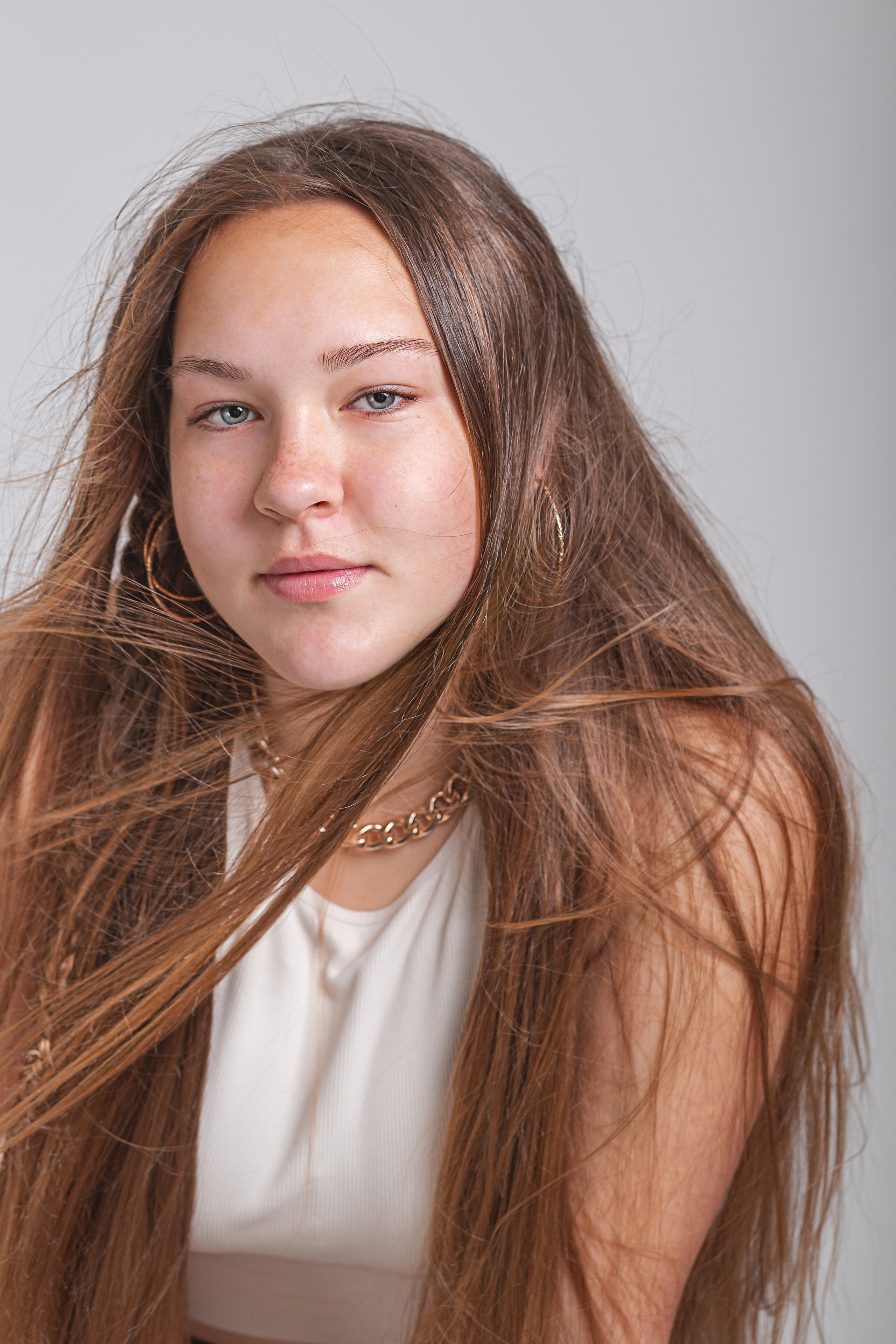 Снимки в студио, предметна  и продуктова фотография. Фотограф Бургас. Фотосесии в студио и на открито, портрети, заснемане